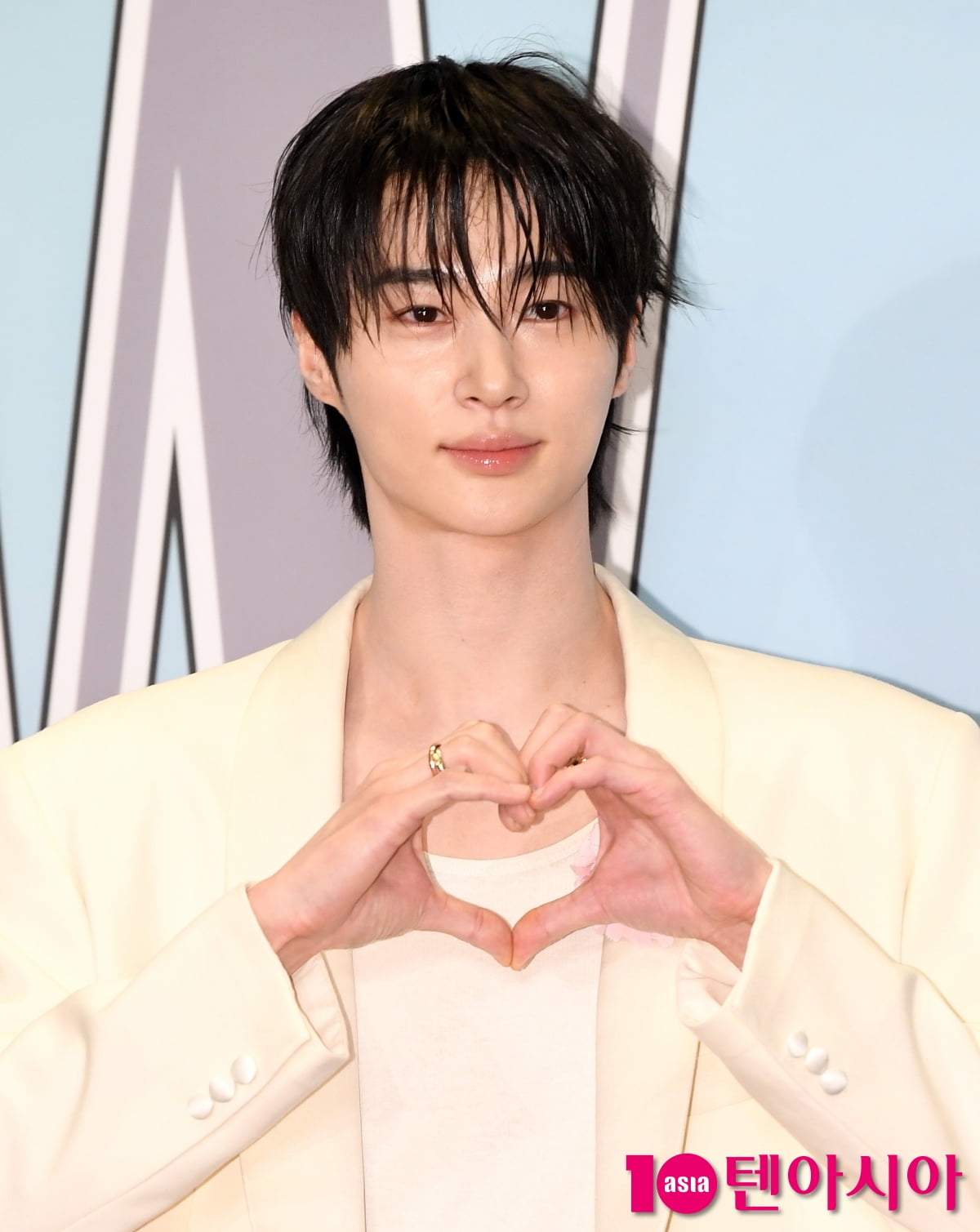 俳優ビョン・ウソク、乳がん認識向上キャンペーンに参加