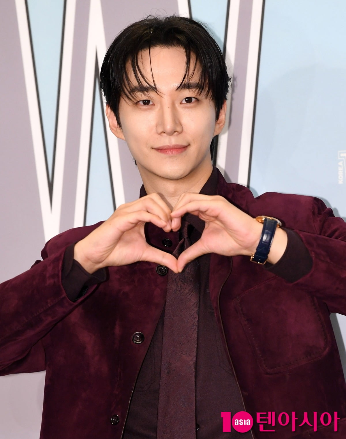 俳優イ・ジュンホ、乳がん認識向上キャンペーンに参加