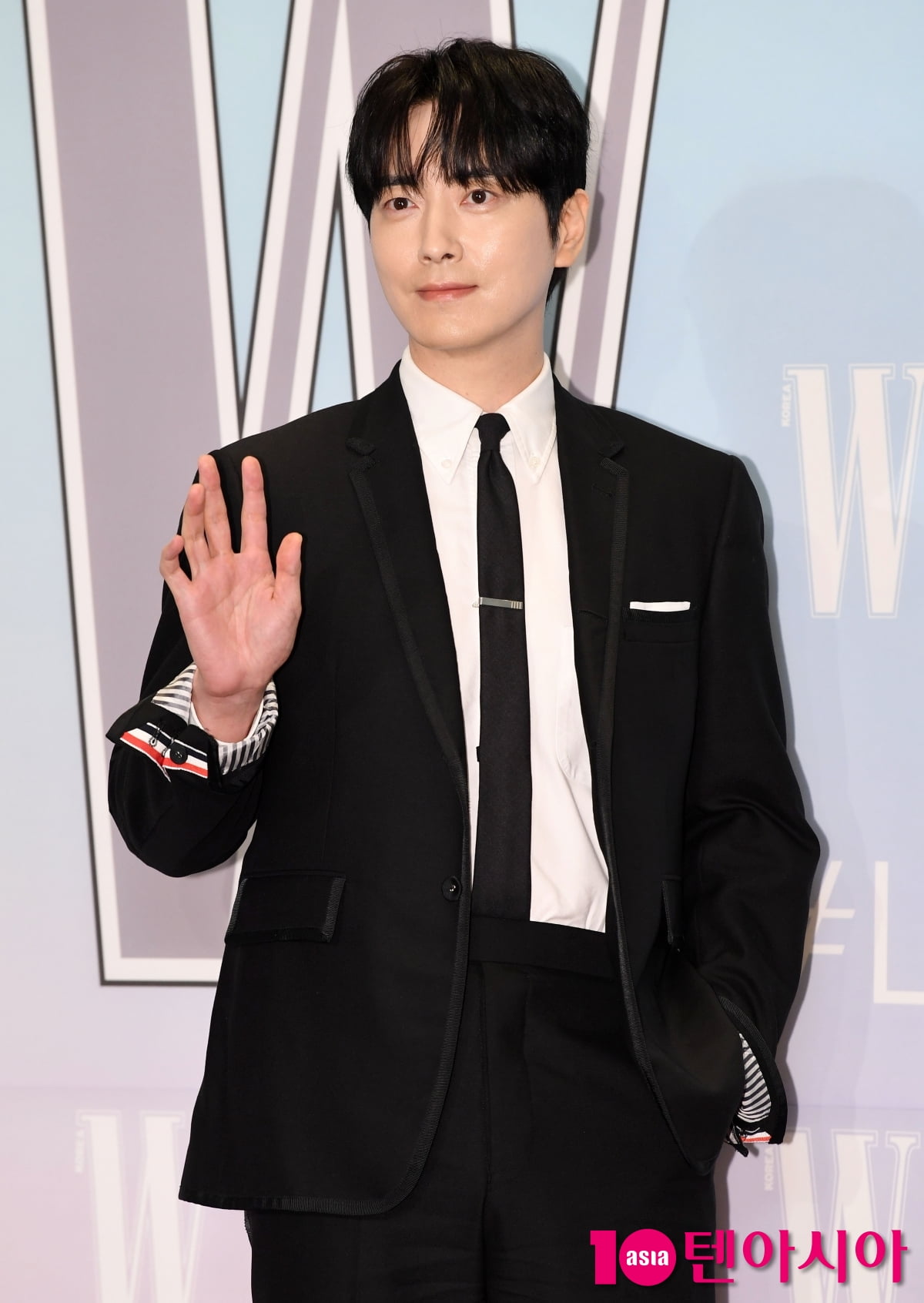 俳優イ・ジュンヒョク、乳がん認識向上キャンペーンに参加