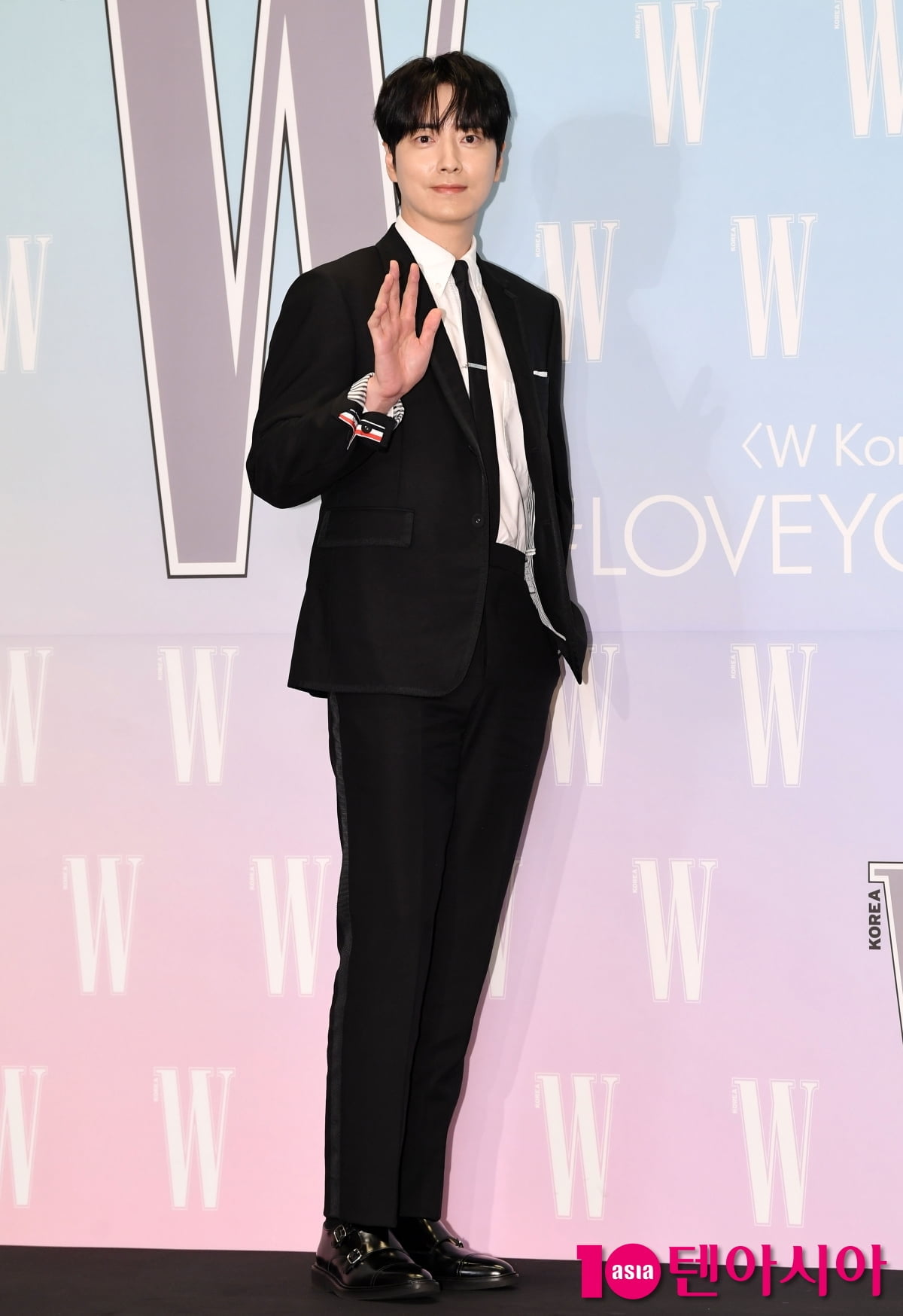 俳優イ・ジュンヒョク、乳がん認識向上キャンペーンに参加