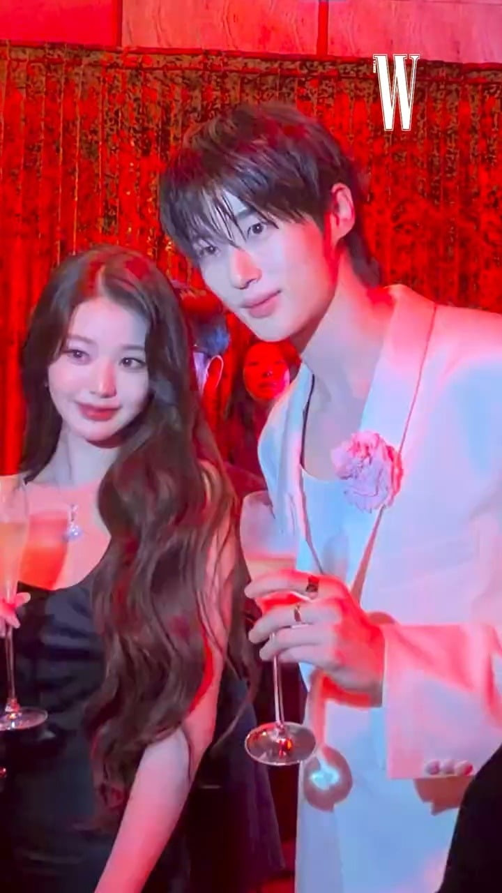 Bae Woo-seok and Jang Won-young Steal the Spotlight at Breast Cancer Awareness Charity Event