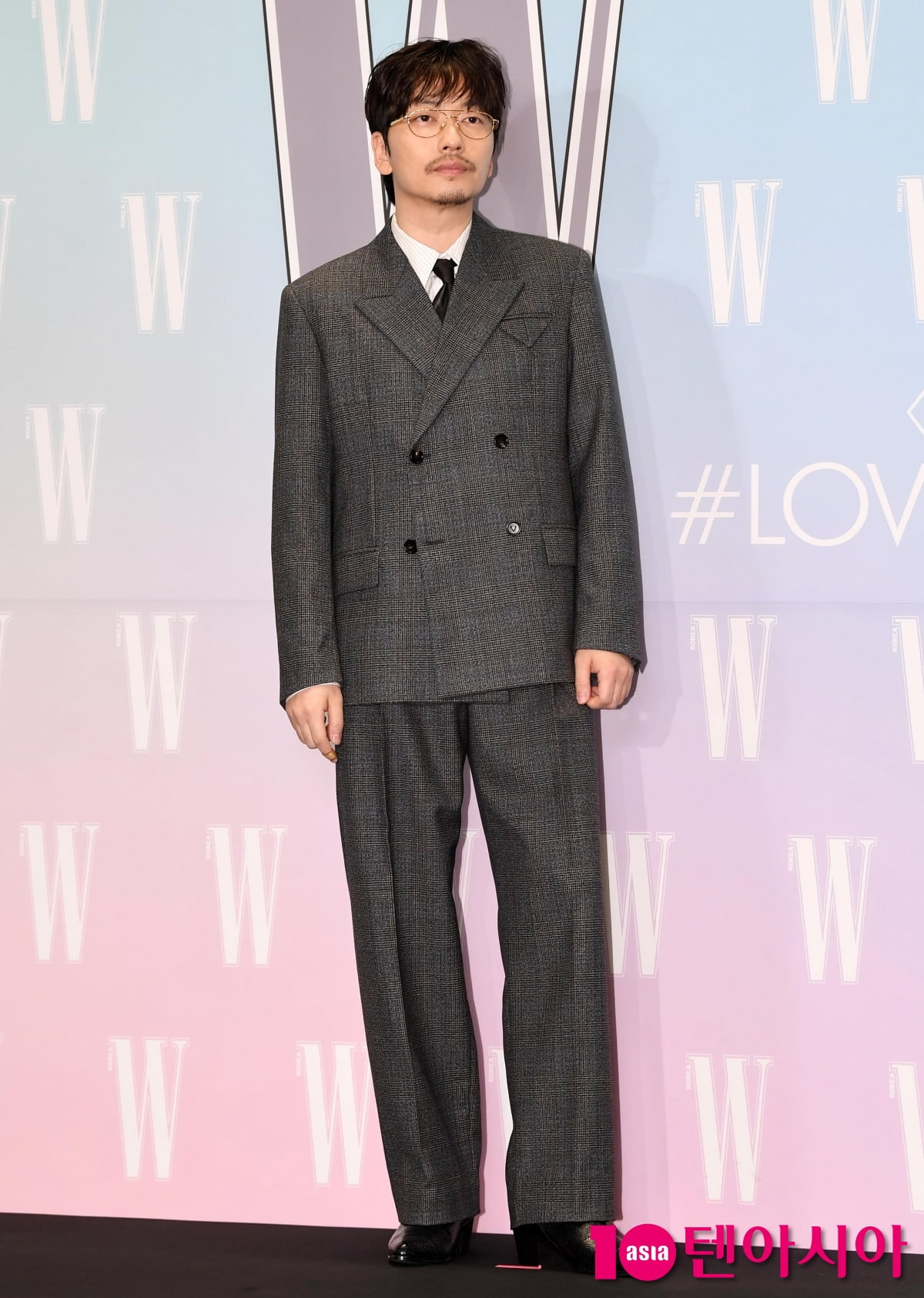 Actor Lee Dong-hwi Attends Breast Cancer Awareness Charity Event in Seoul