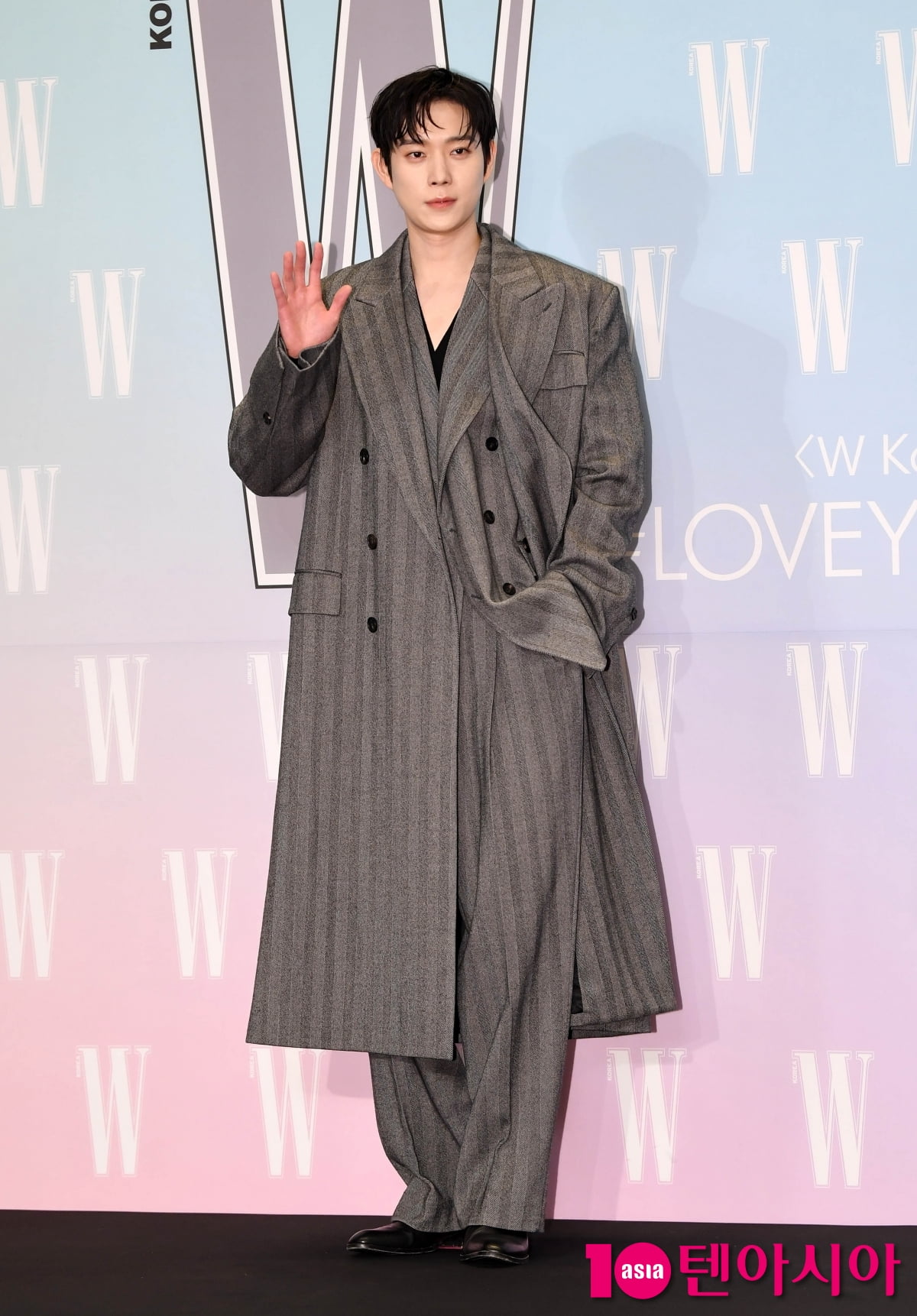 俳優キム・ヨンデ、乳がん認識向上キャンペーン慈善イベントに参加