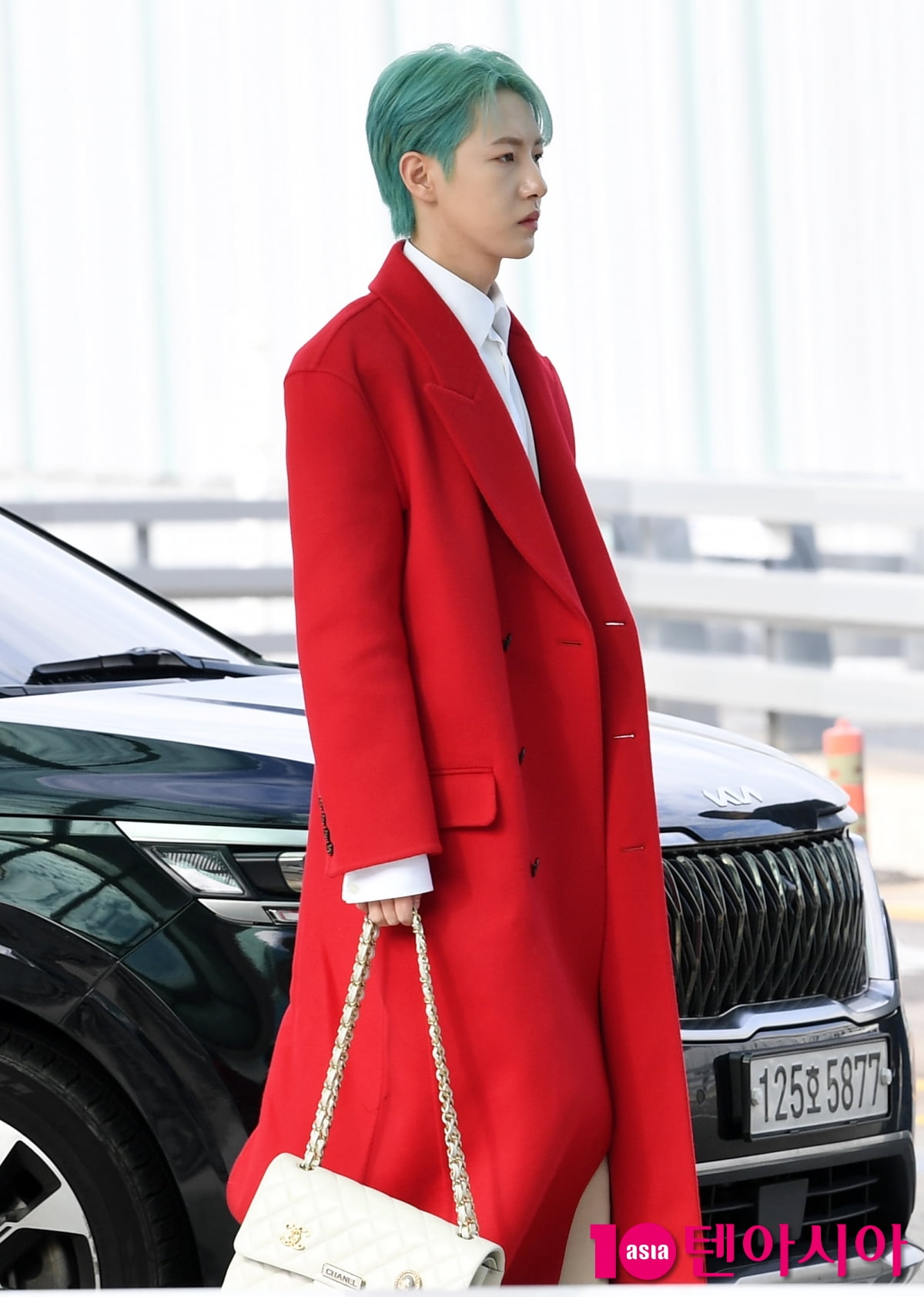 NCT Dream's Renjun Departs for Hong Kong for Overseas Schedule