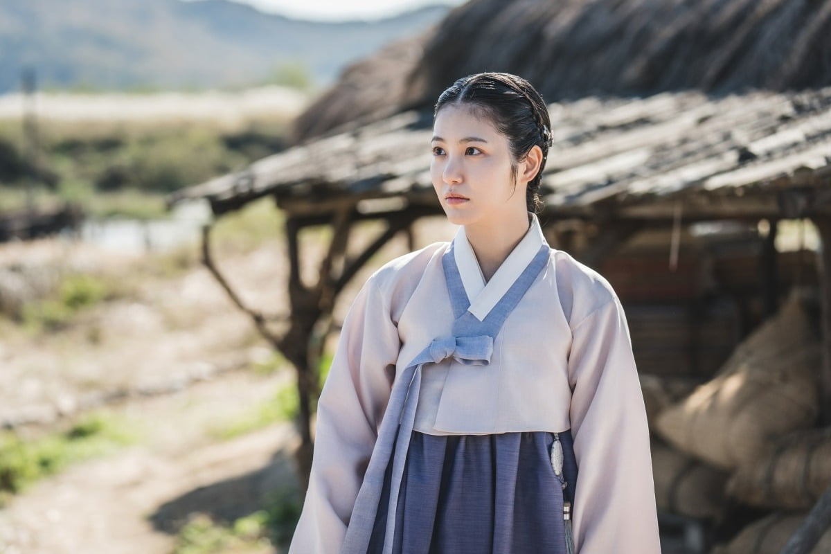 Shin Ye-eun: The Rising Star Captivating Audiences with Versatile Roles