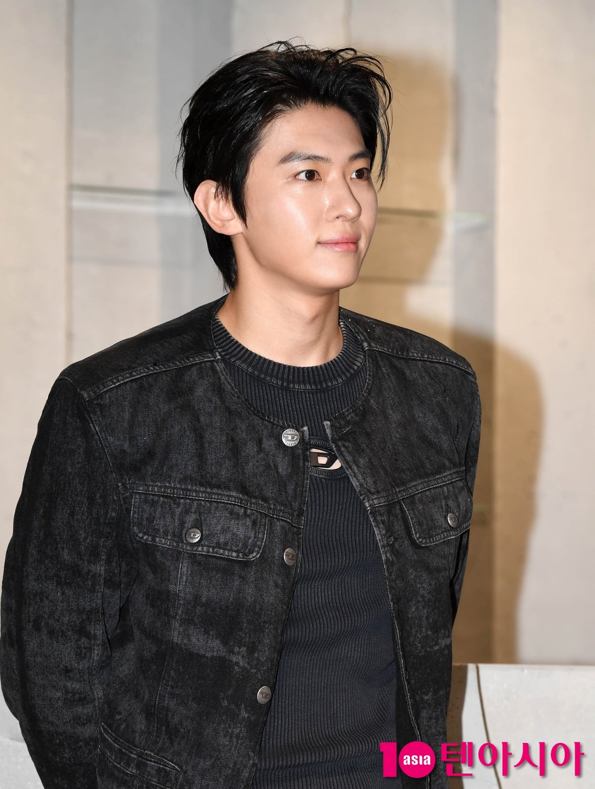 Dex Shines at Brand Event in Seoul
