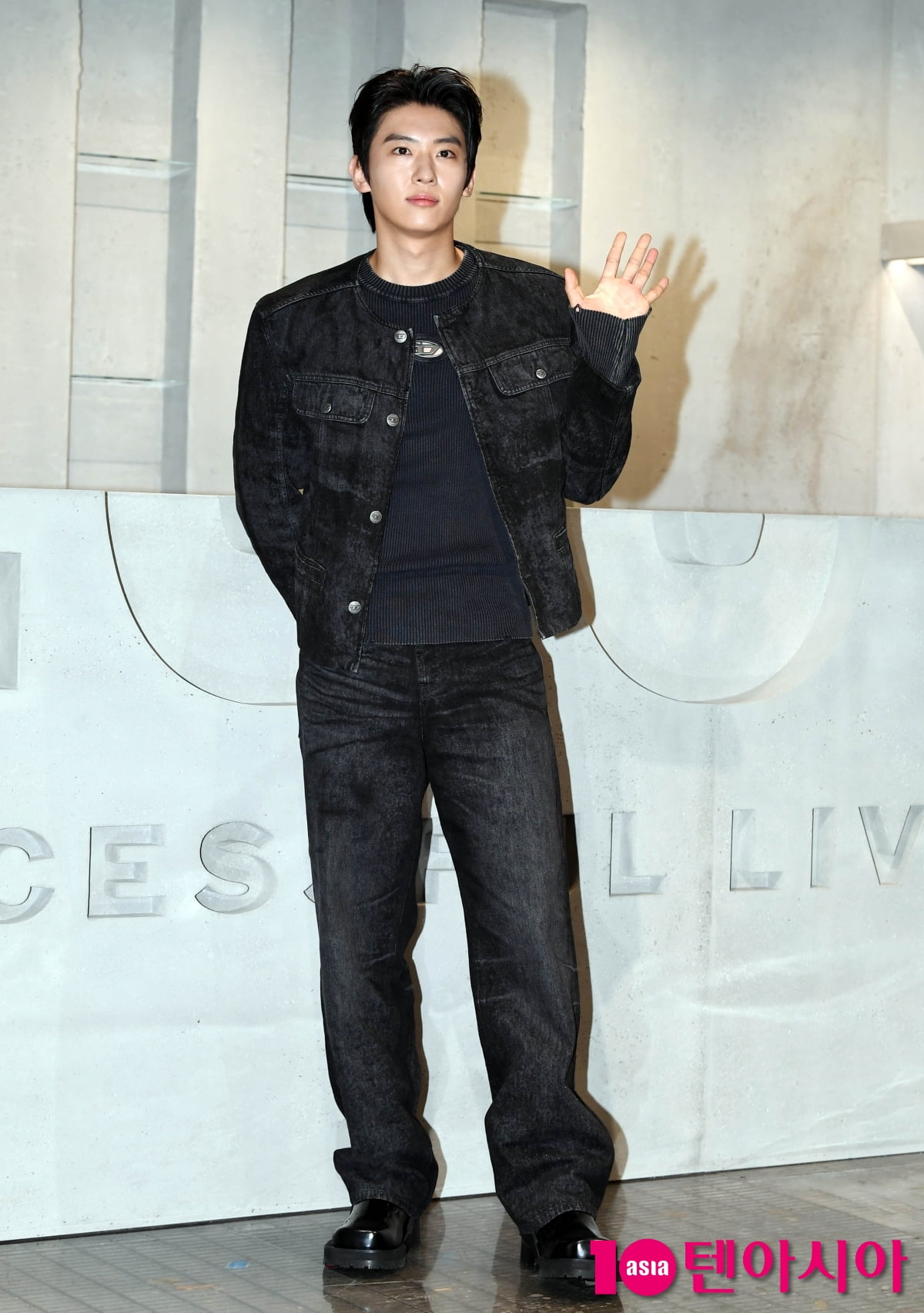 Dex Shines at Brand Event in Seoul