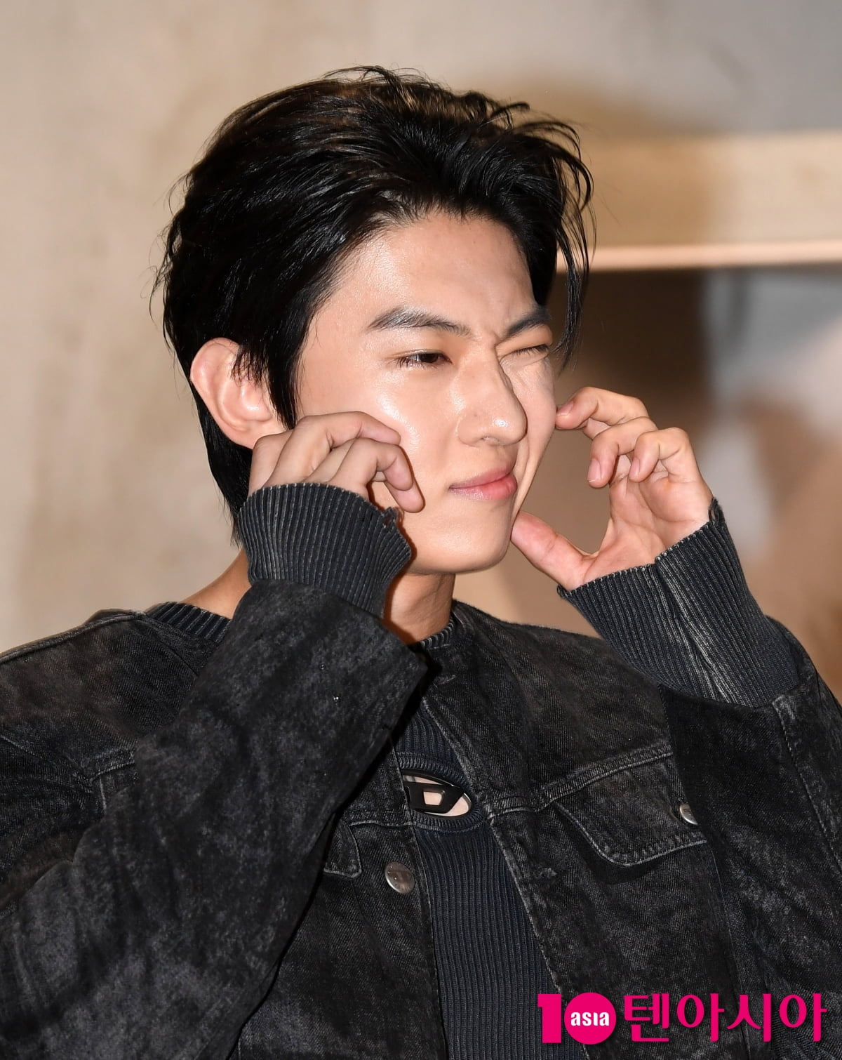 Dex Shines at Brand Event in Seoul