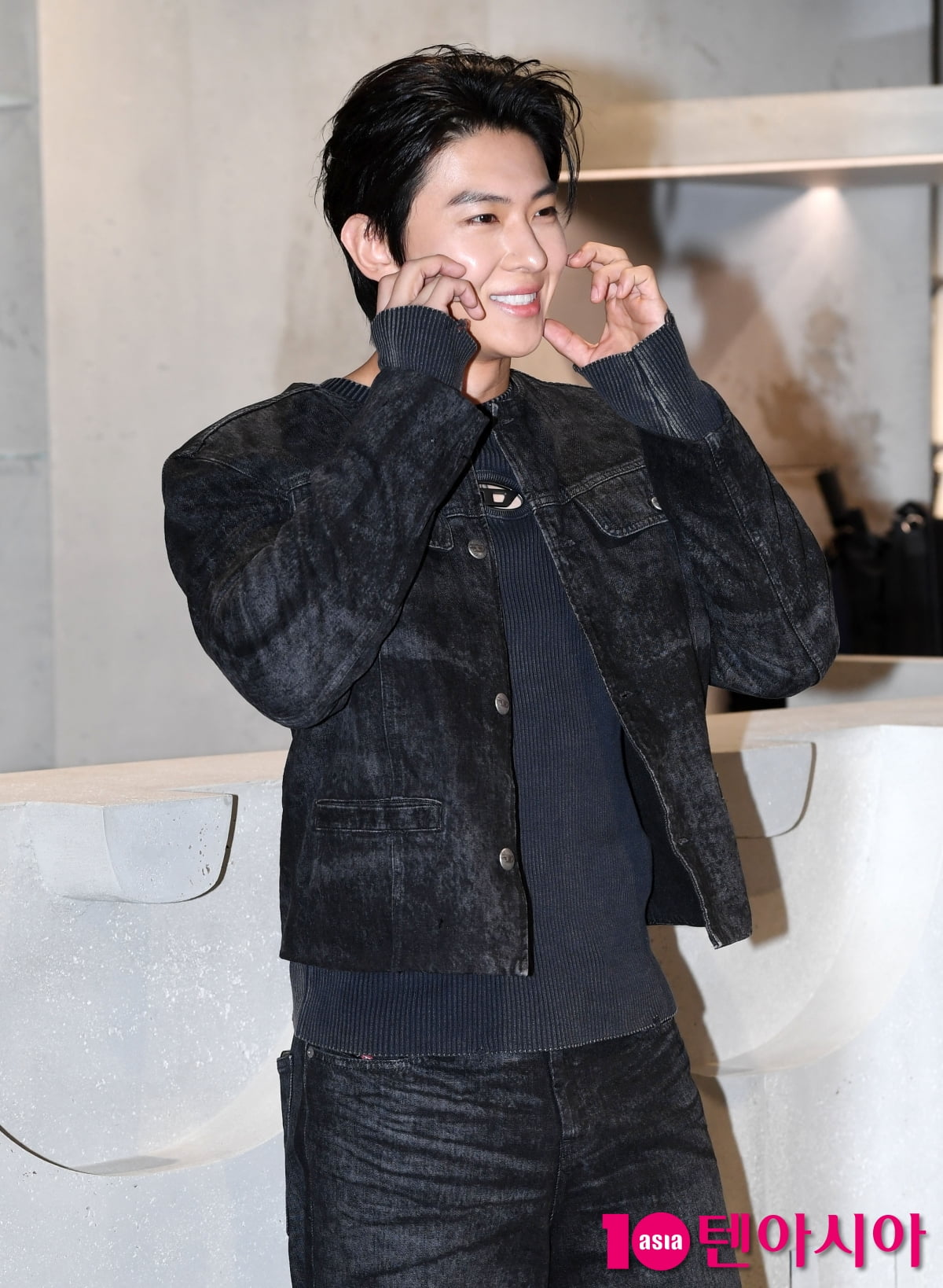 Dex Shines at Brand Event in Seoul