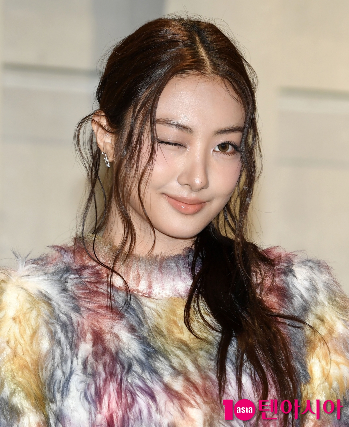 MEOVV's Gawon Shines at Brand Event in Seoul