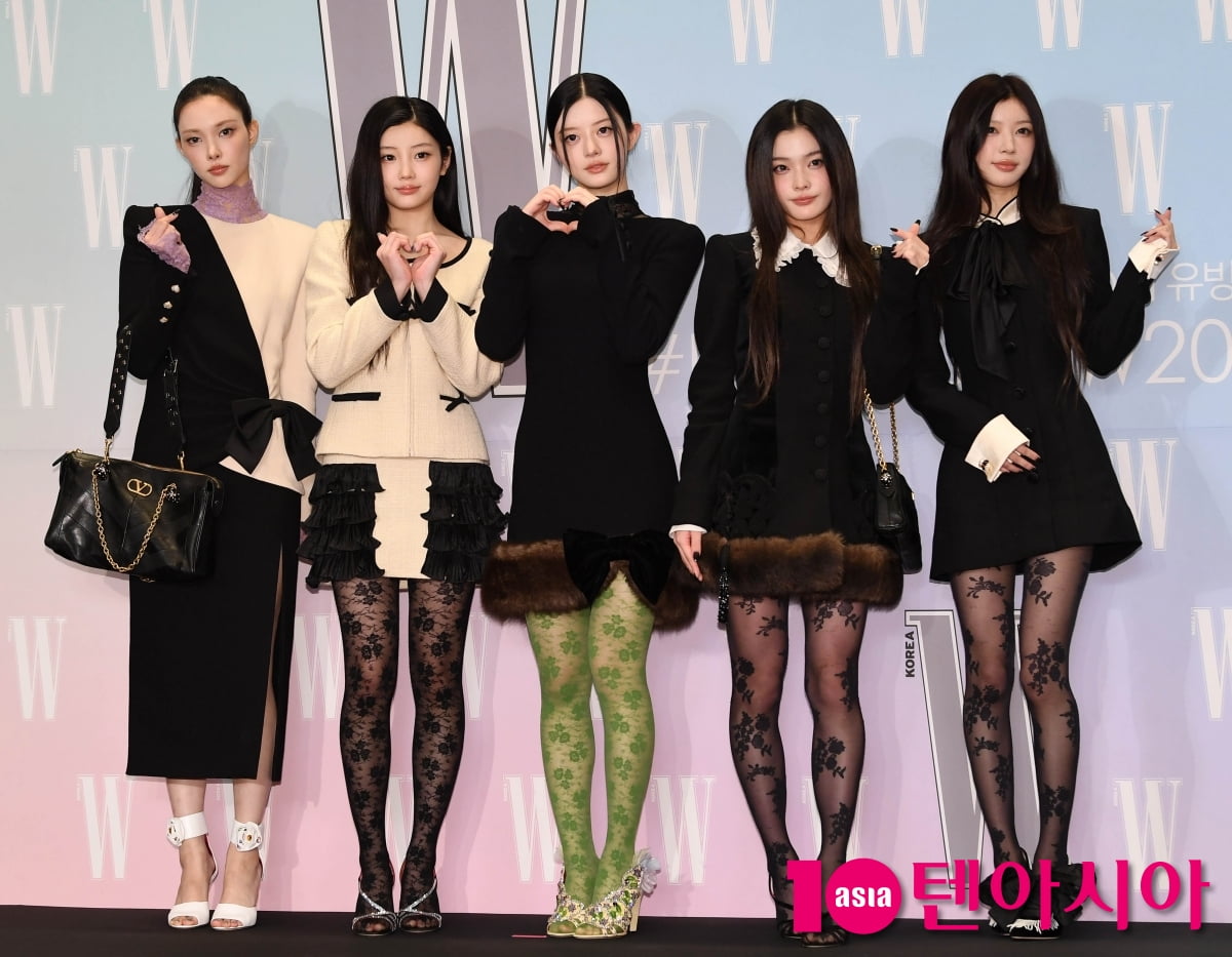 ILLIT Shines at W Korea's 20th Annual Breast Cancer Awareness Charity Event 