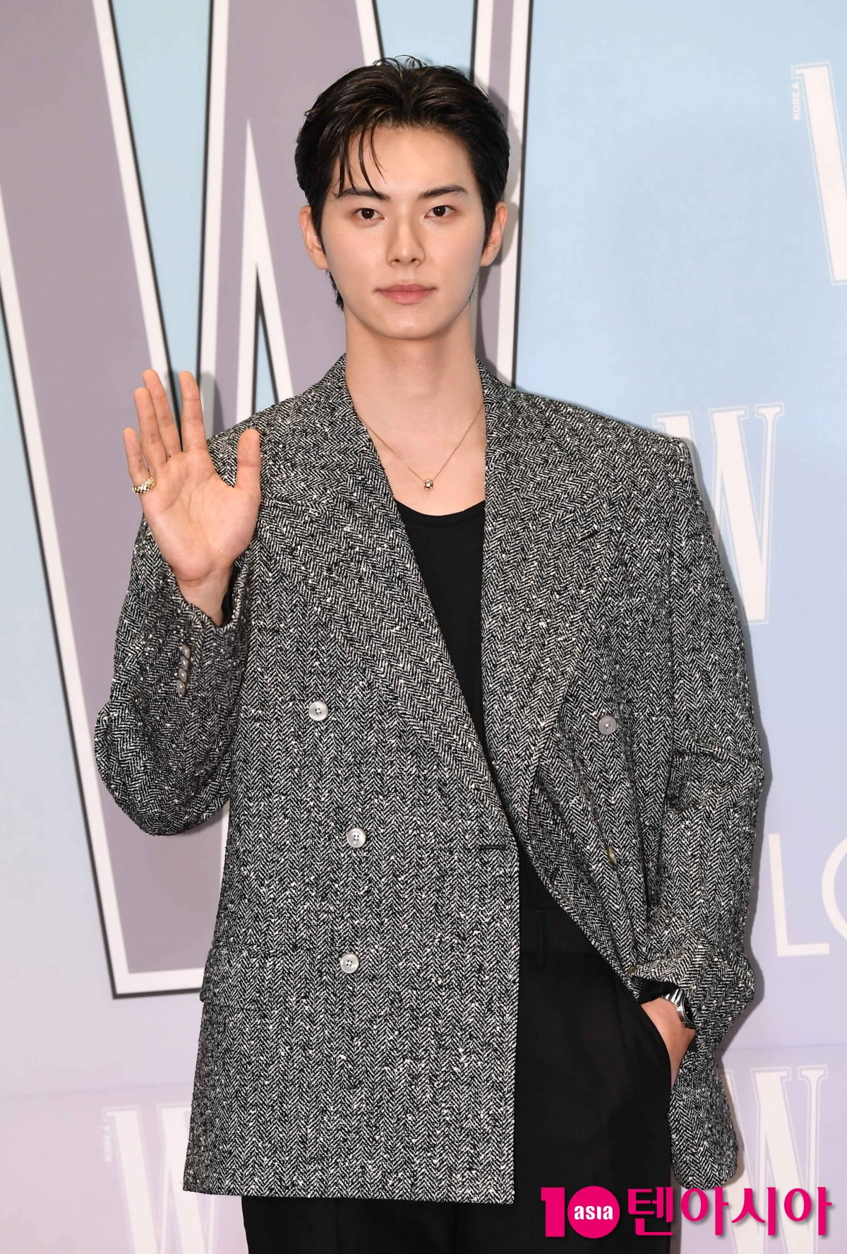 俳優イ・チェミン、W Korea乳がん認識向上キャンペーンに参加