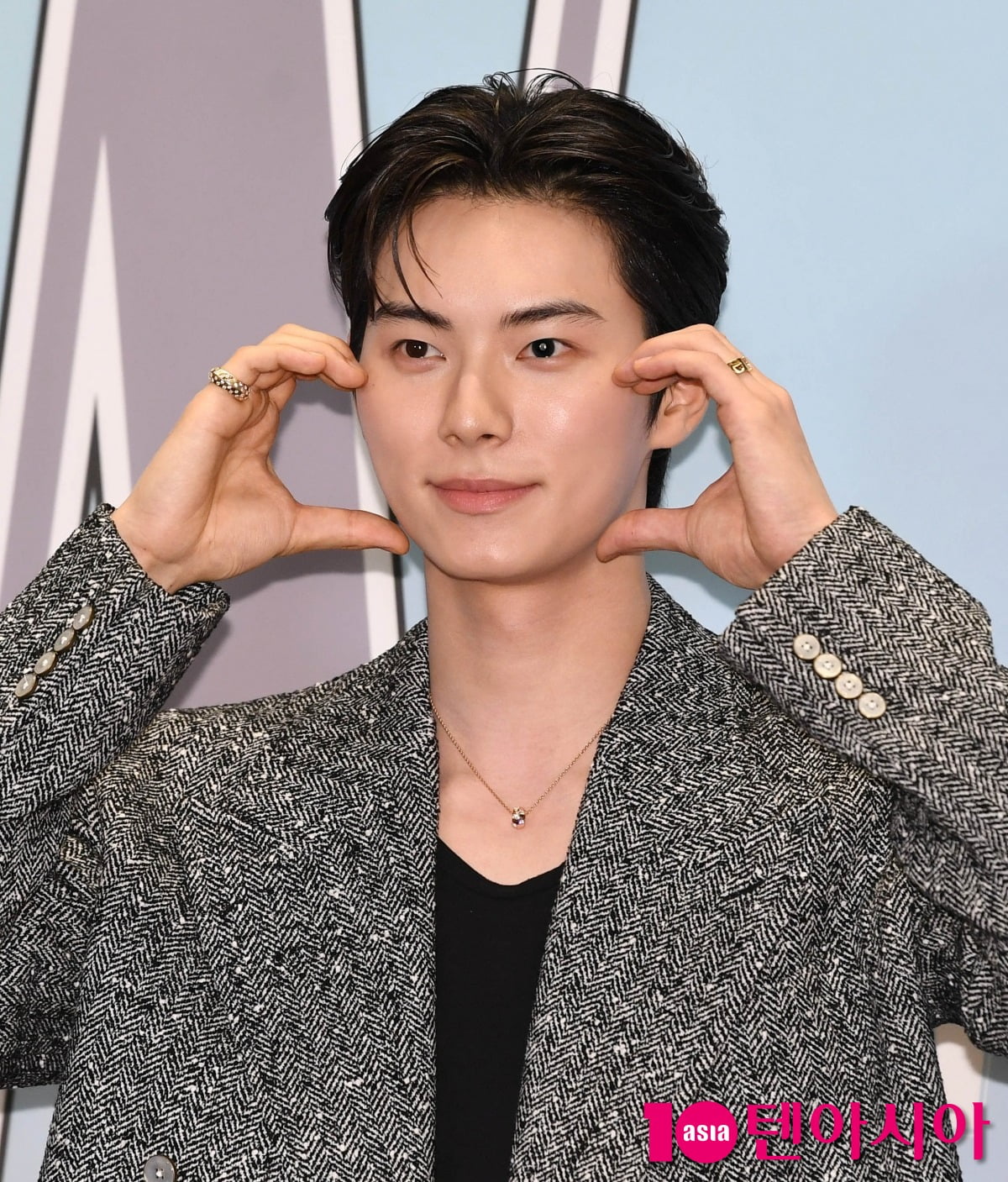 俳優イ・チェミン、W Korea乳がん認識向上キャンペーンに参加