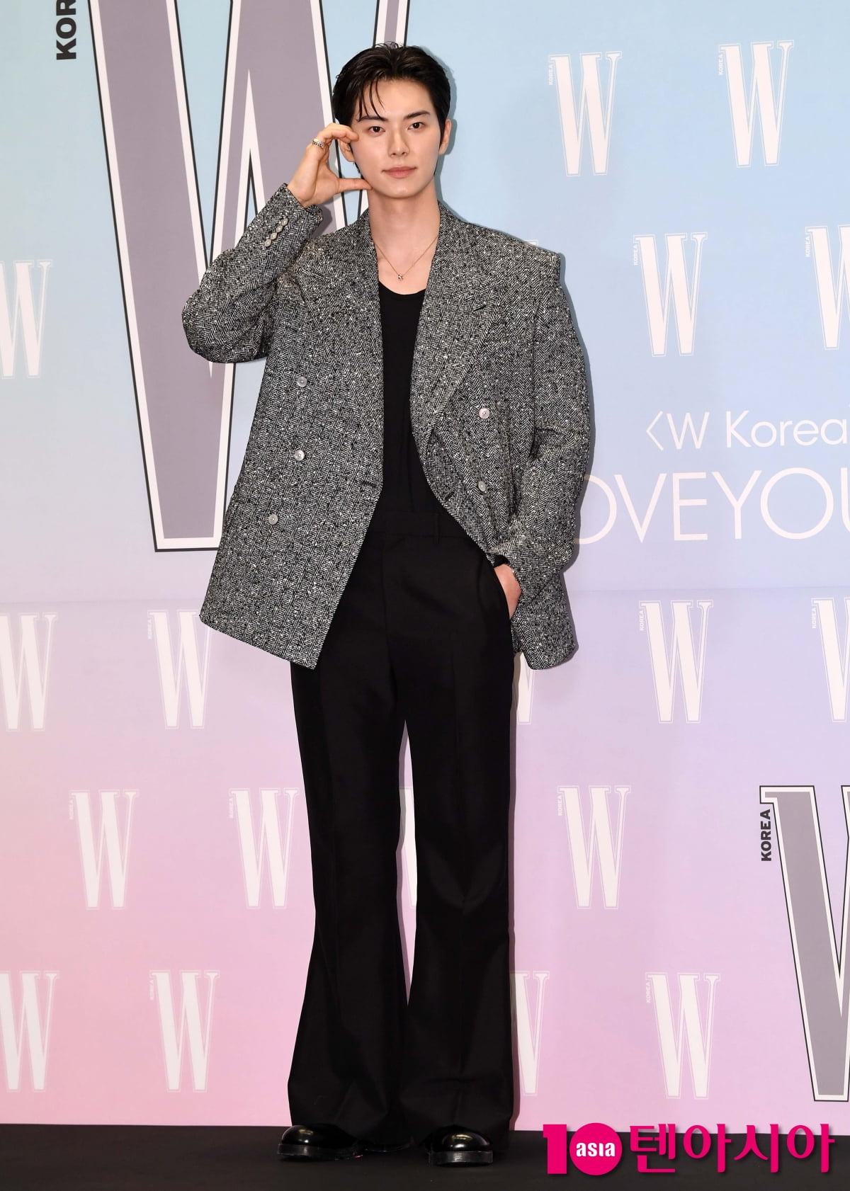 俳優イ・チェミン、W Korea乳がん認識向上キャンペーンに参加