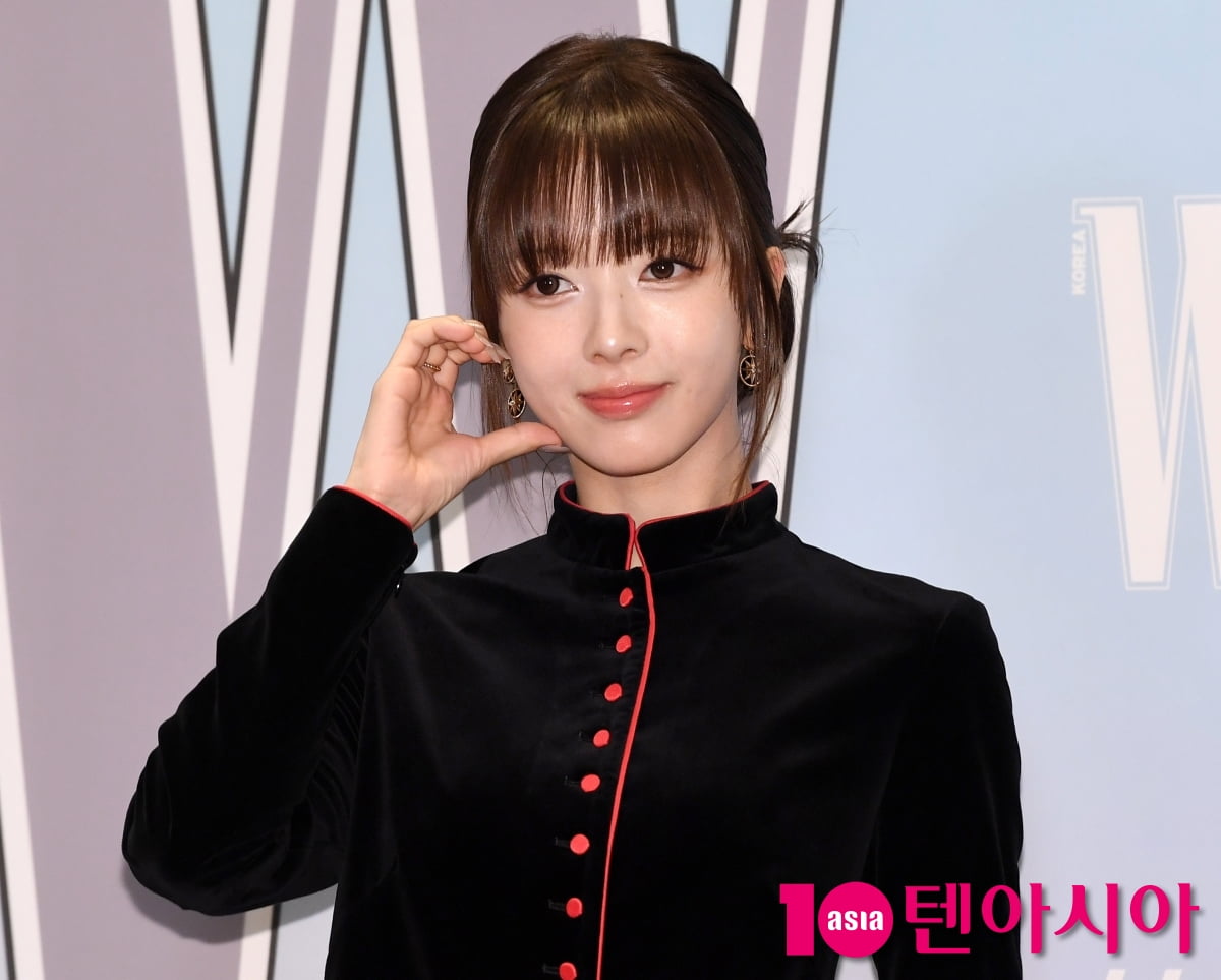 Actress Roh Jeong-eui Shines at W Korea's 20th Annual Breast Cancer Awareness Charity Event 