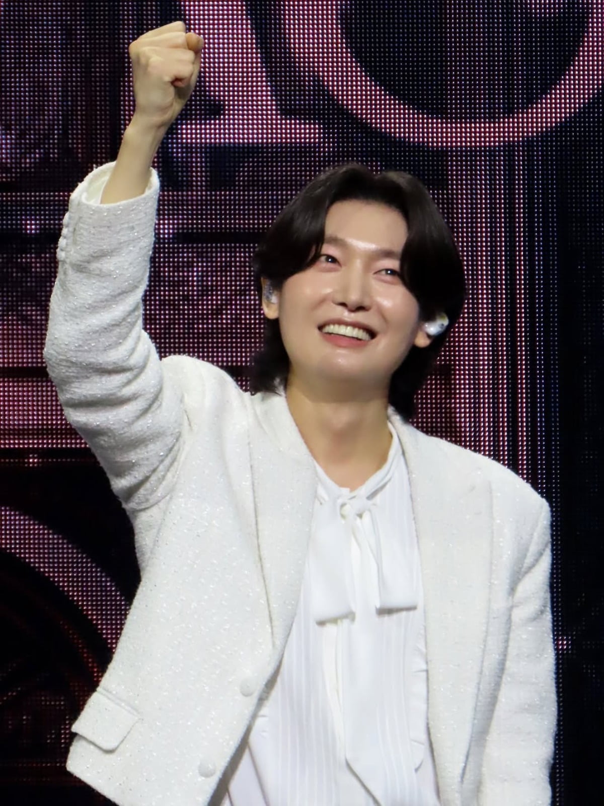 K-Pop Star Kim Yong Bin Shares Emotional Moments with Fans After Fan Meeting