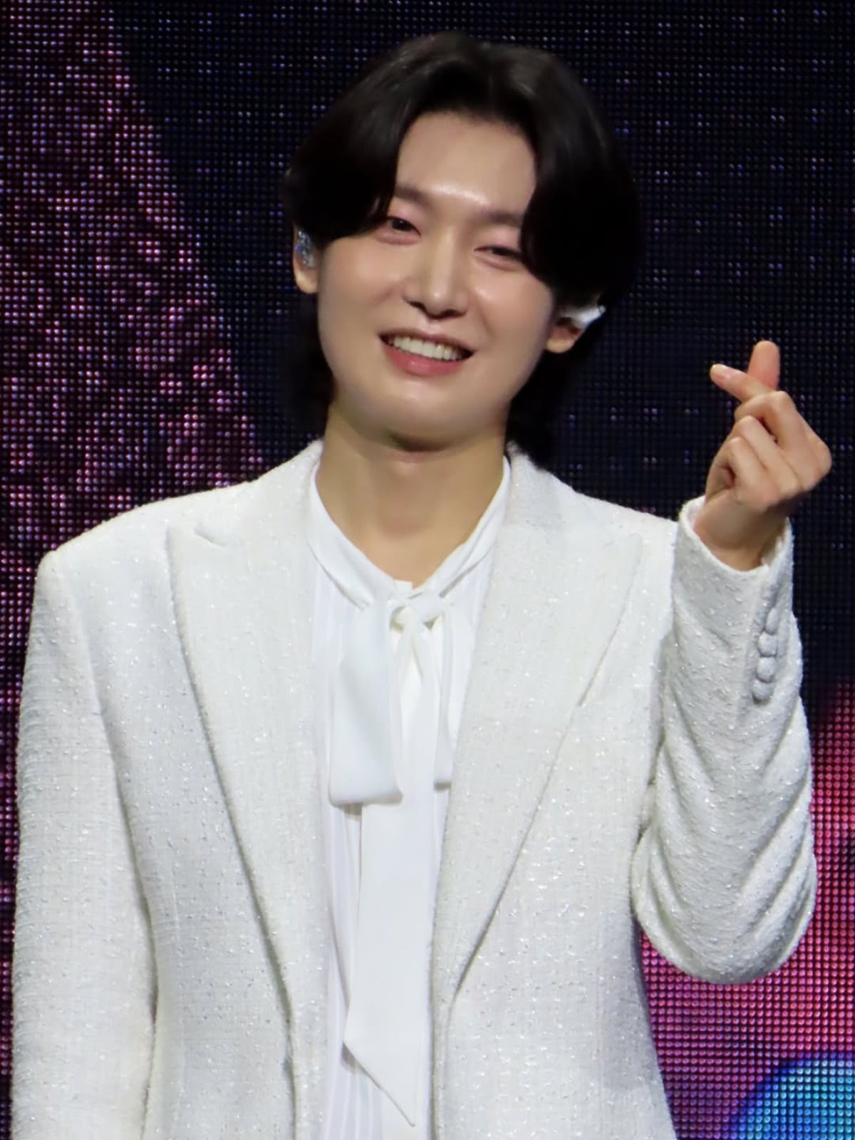 K-Pop Star Kim Yong Bin Shares Emotional Moments with Fans After Fan Meeting