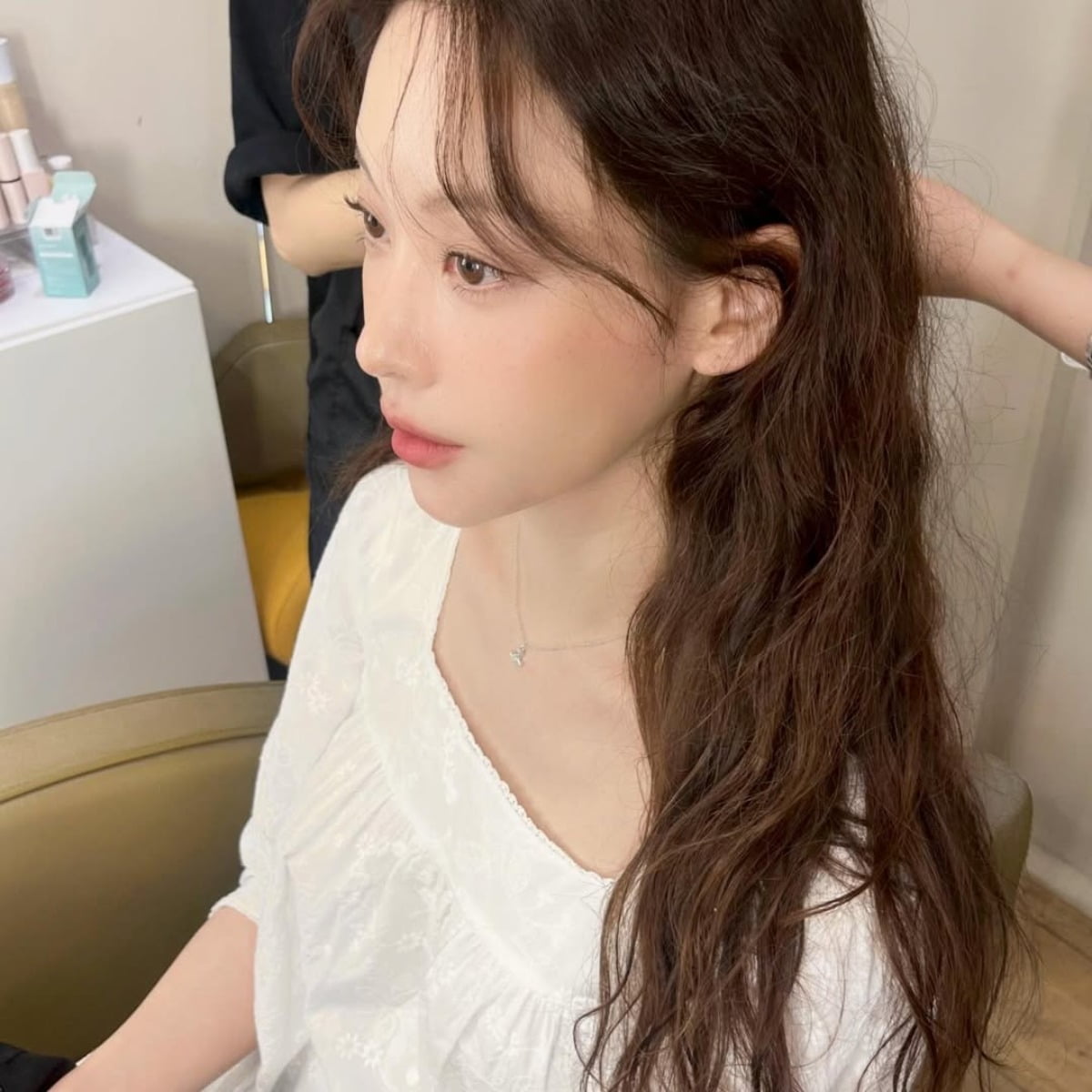 Oh Yeon-seo Captivates Fans with Her Ethereal Charm on Instagram