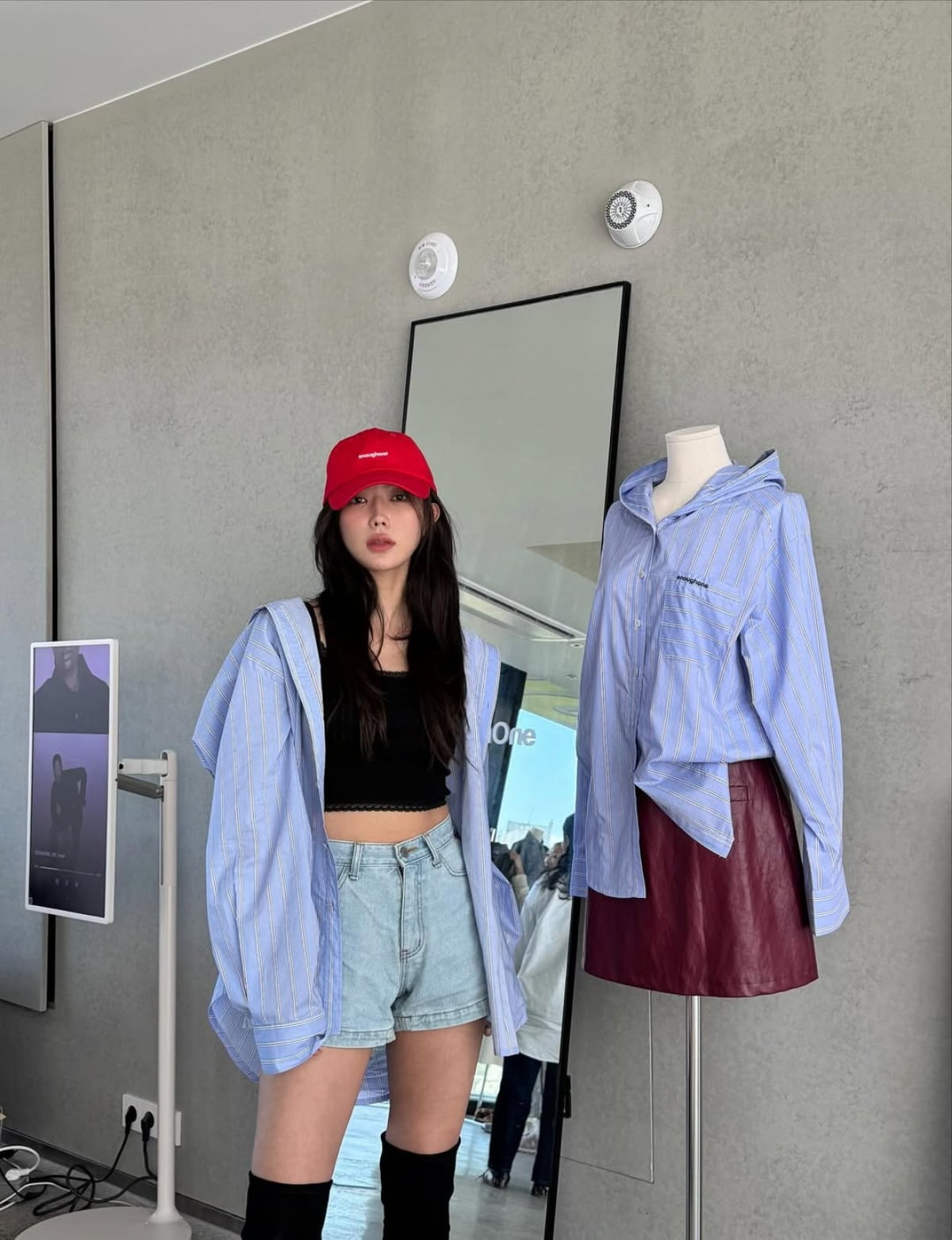 Korean Actress Lim Soo-hyang Stuns with Trendy Fashion at Pop-up Store Visit