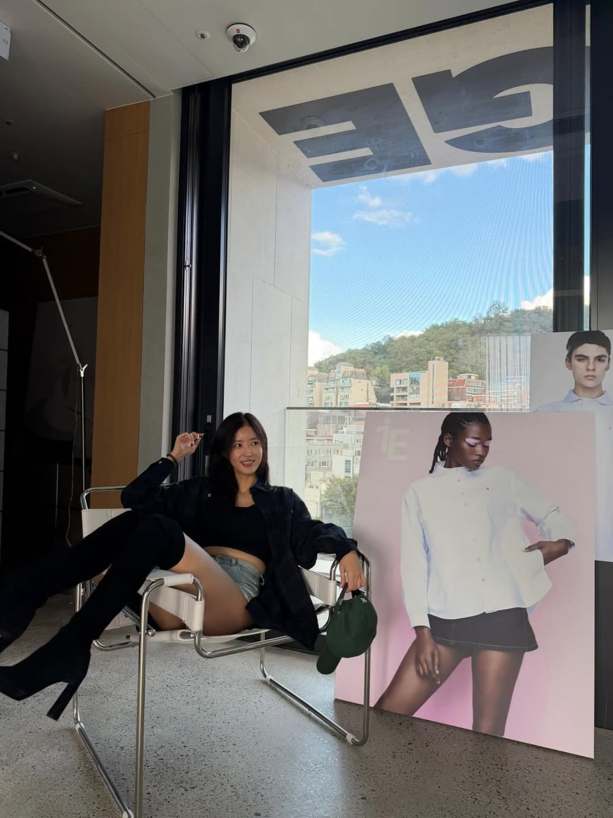 Korean Actress Lim Soo-hyang Stuns with Trendy Fashion at Pop-up Store Visit