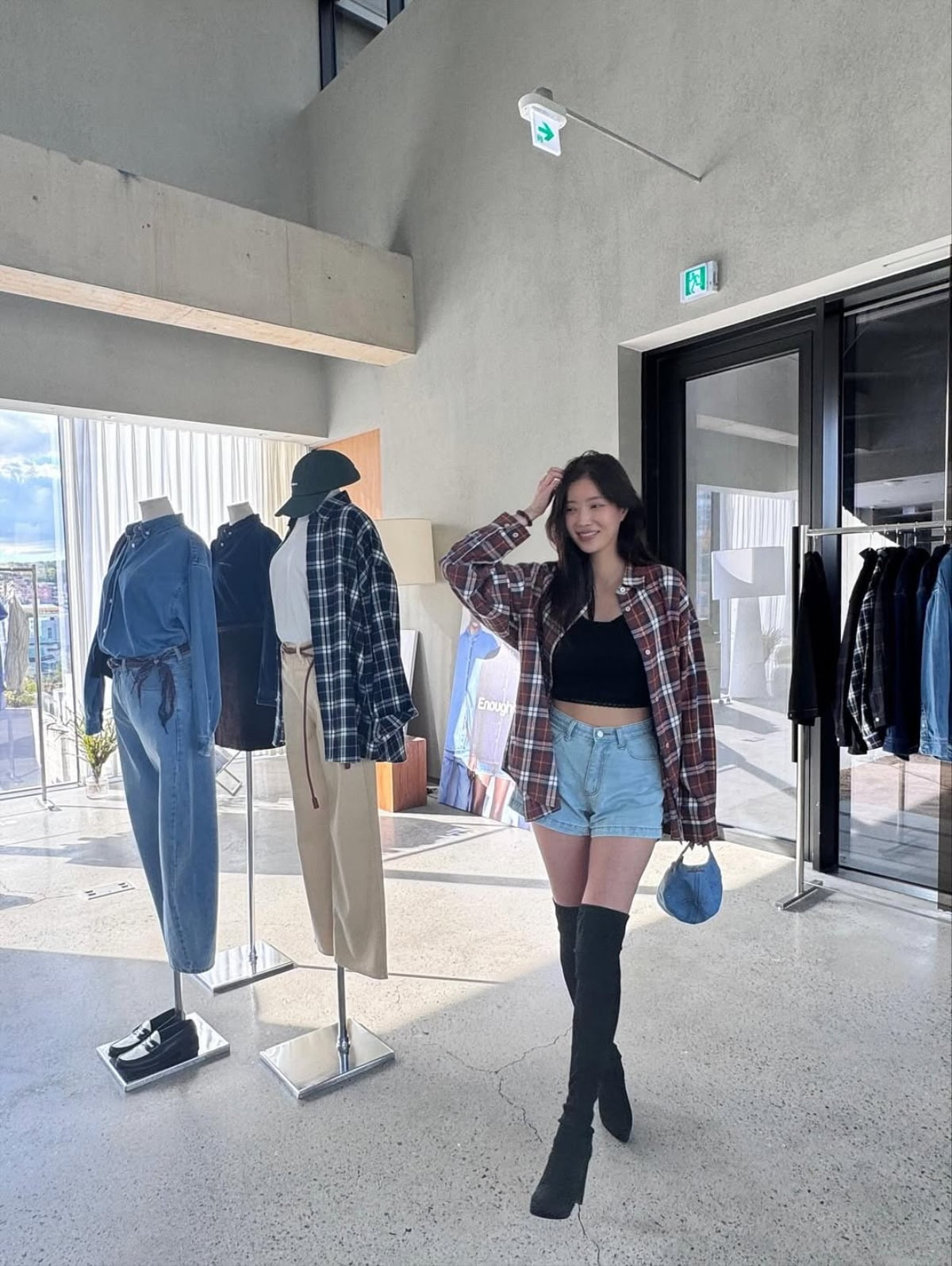 Korean Actress Lim Soo-hyang Stuns with Trendy Fashion at Pop-up Store Visit