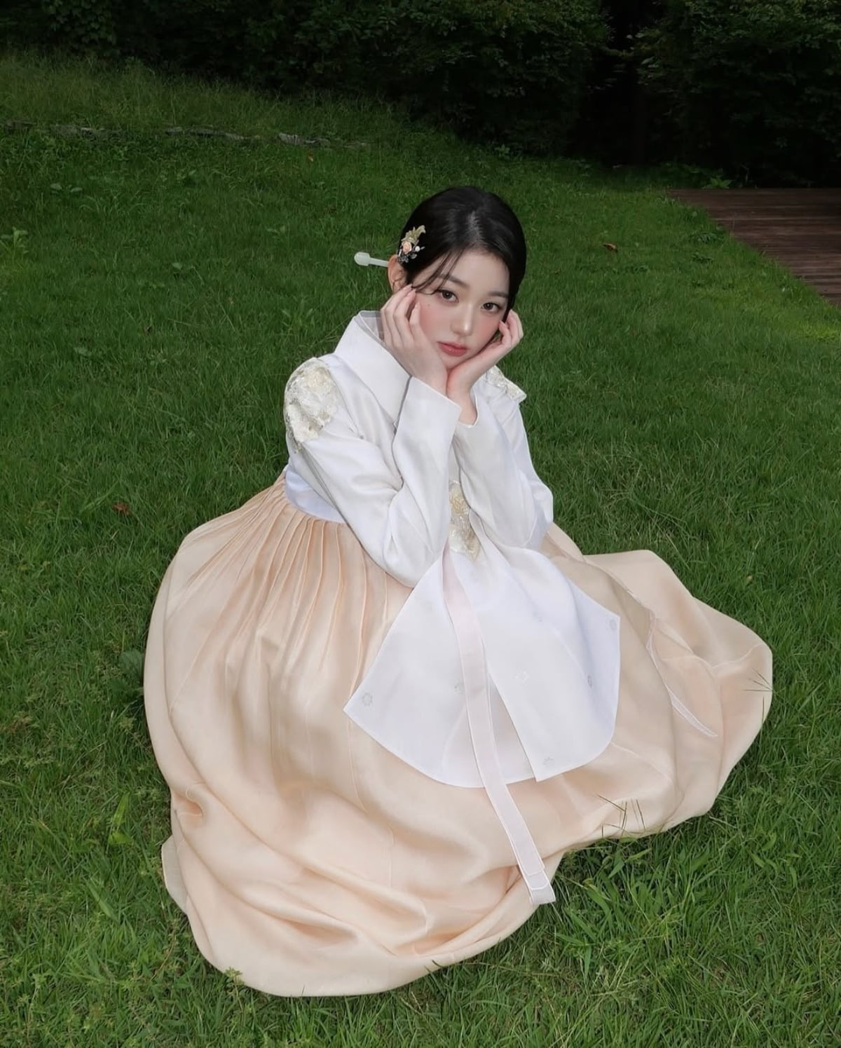 IVE's Jang Wonyoung Stuns in Traditional Korean Hanbok for APEC 2025 Korea Promotion