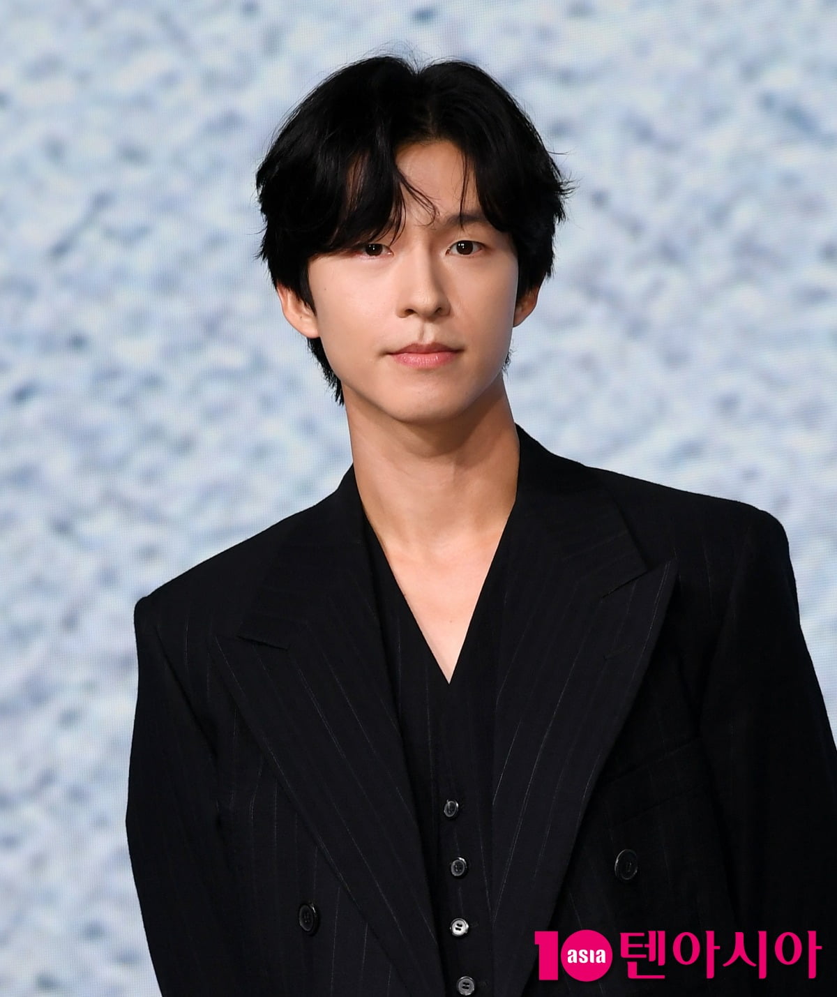 Hong Kyung Shines in Netflix's 'Good News' with a Captivating Performance