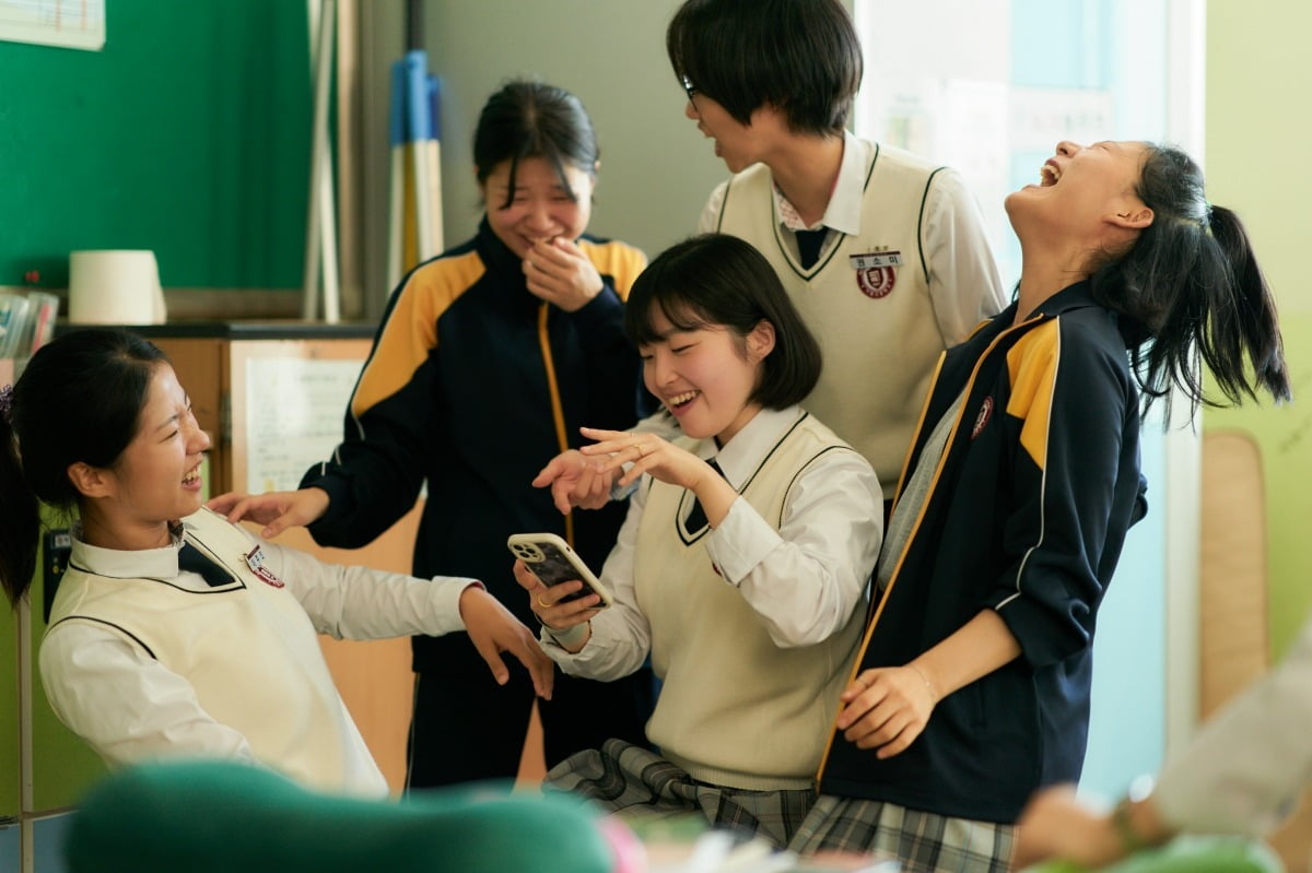 Yoon Ga-eun's 'The World of Love' Wins FIPRESCI Prize at Warsaw International Film Festival