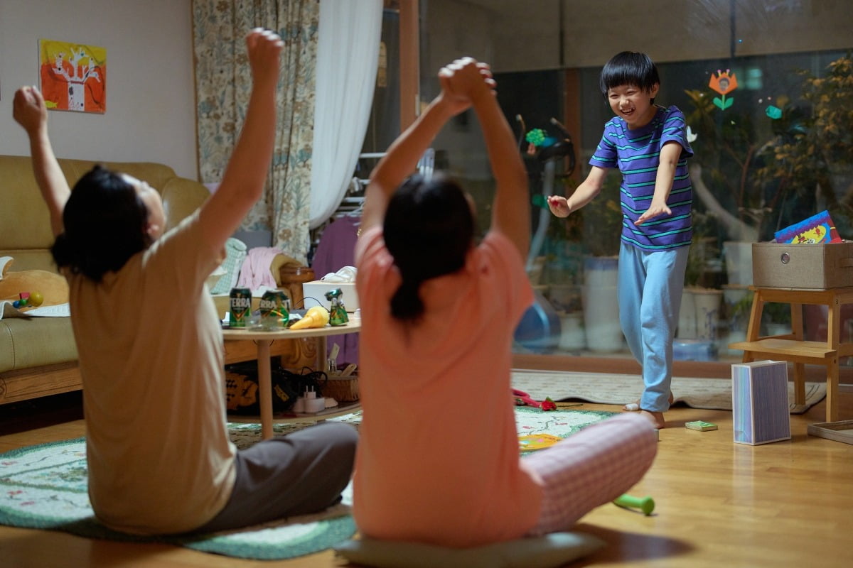 Yoon Ga-eun's 'The World of Love' Wins FIPRESCI Prize at Warsaw International Film Festival