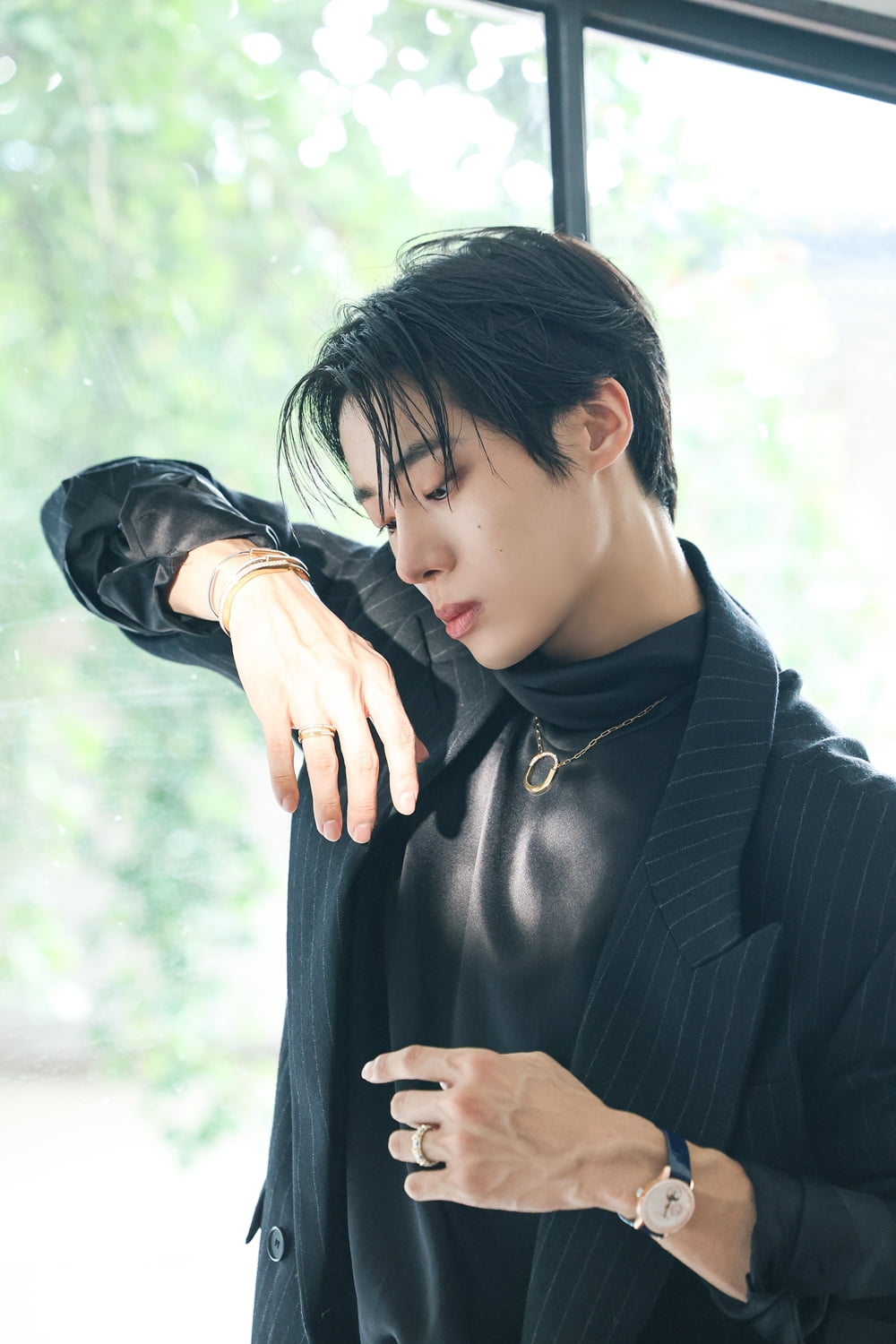 Choo Young-woo Stuns with Sophisticated Visuals in Latest Photoshoot