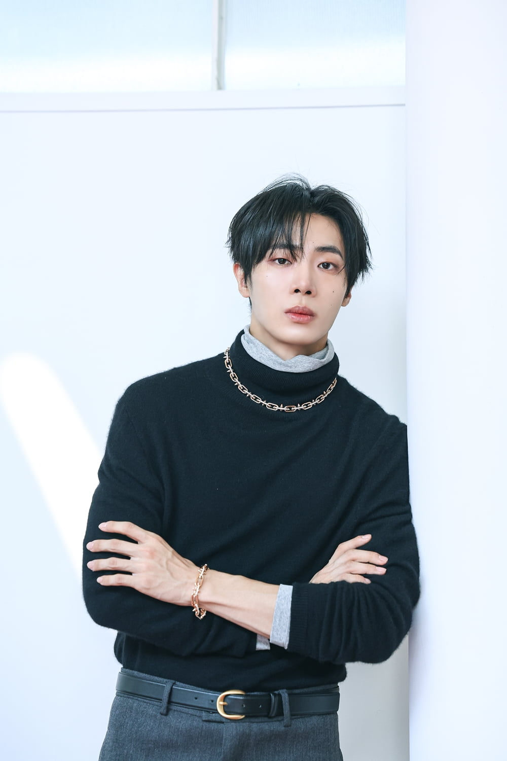 Choo Young-woo Stuns with Sophisticated Visuals in Latest Photoshoot