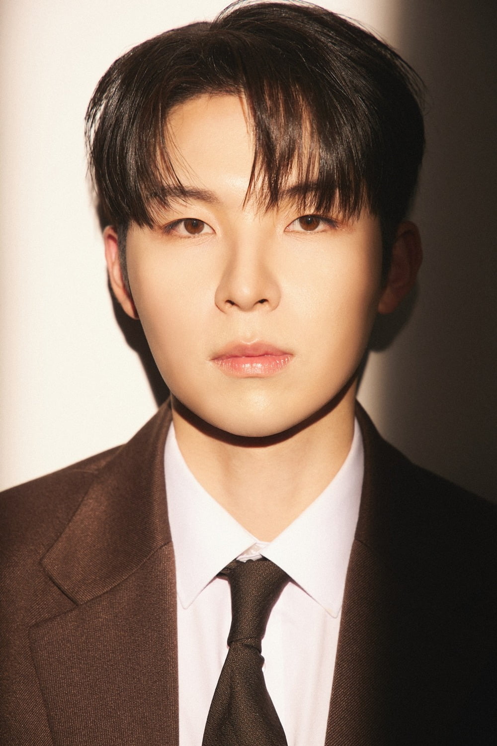 Singer-Songwriter Beomjin Signs Long-Term Contract Renewal with JMG Entertainment