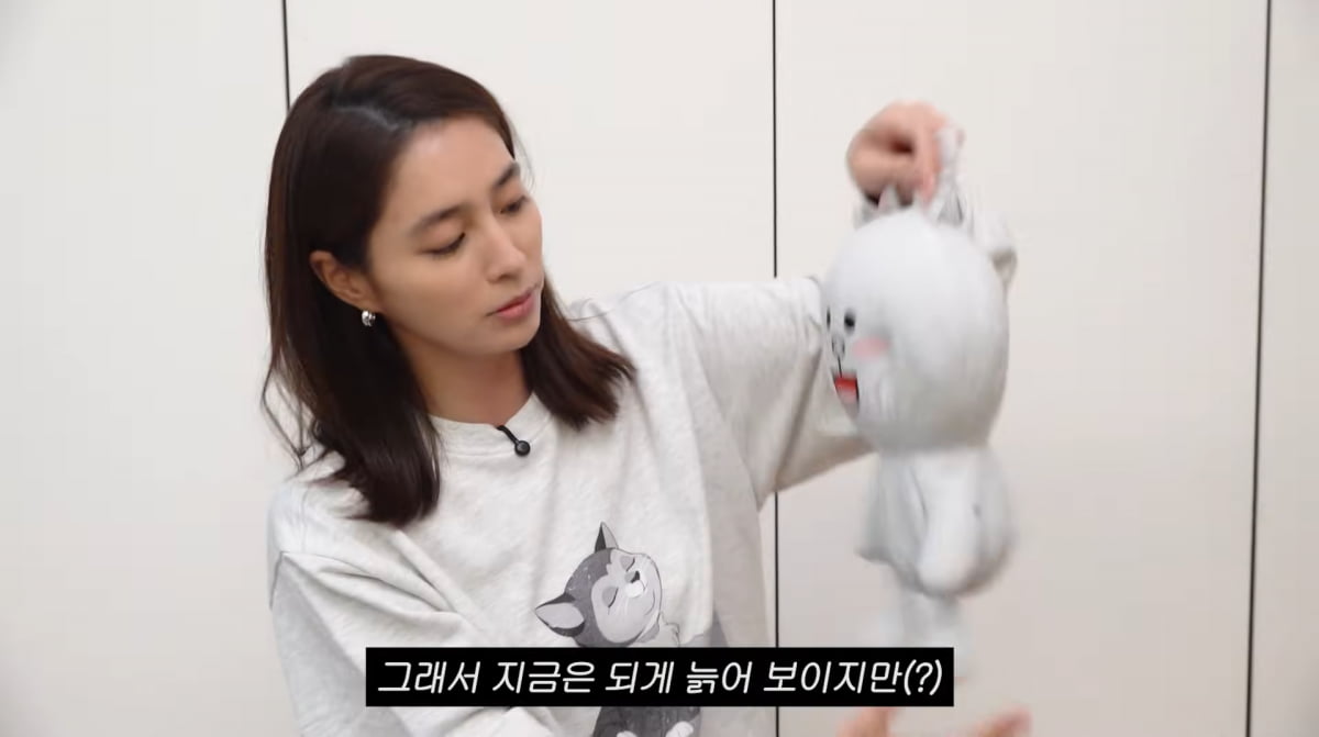 Lee Min-jung Shares Adorable Moments with Her Children on YouTube