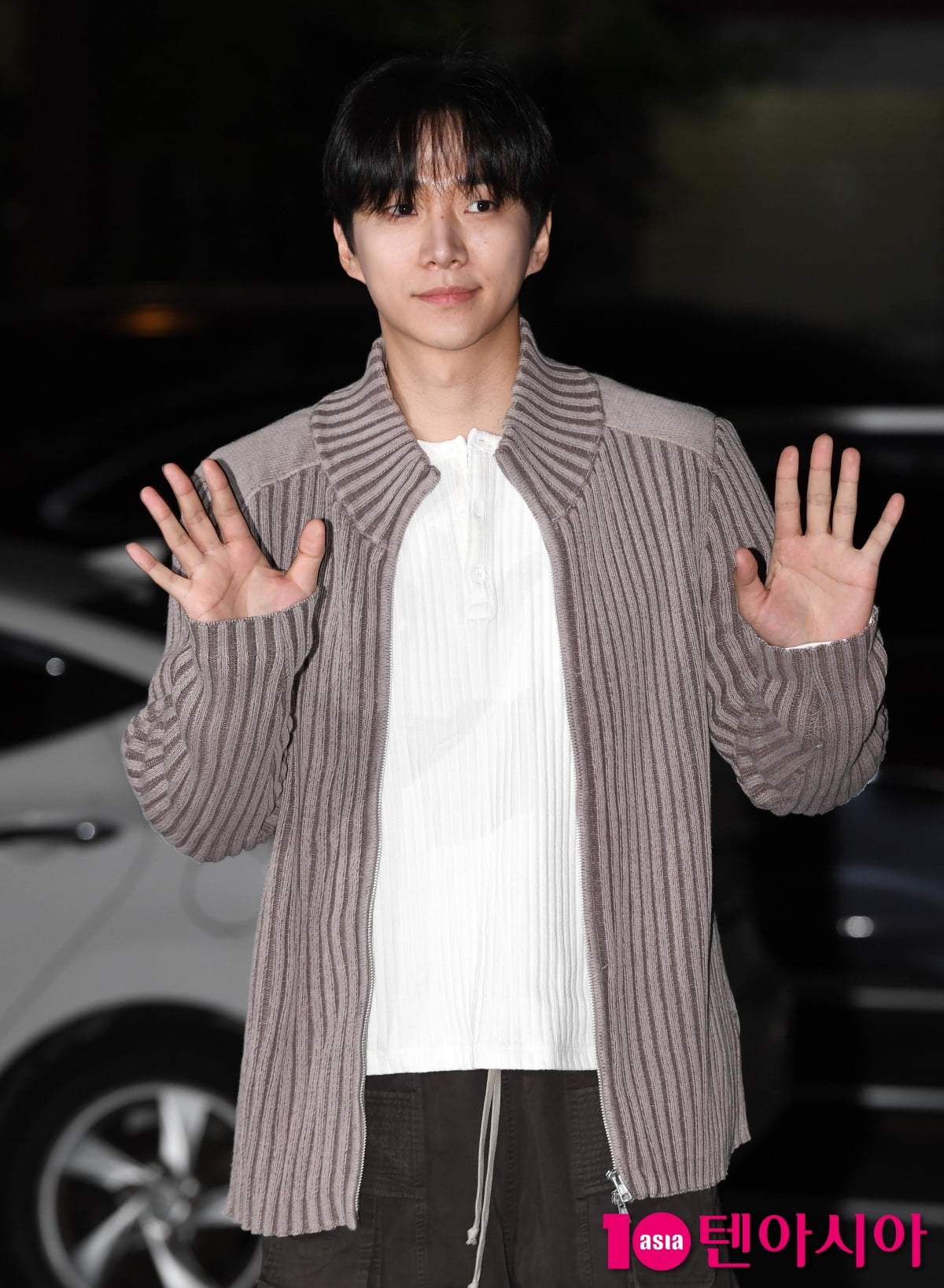 イ・ジュノ、ドラマ『台風商社』の打ち上げパーティーに参加