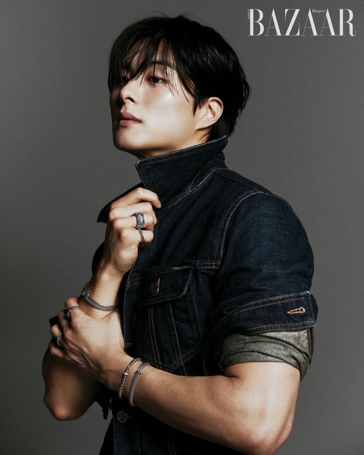 Actor Jung Gun-joo Shines in FOPE Jewelry for Harper's BAZAAR Korea