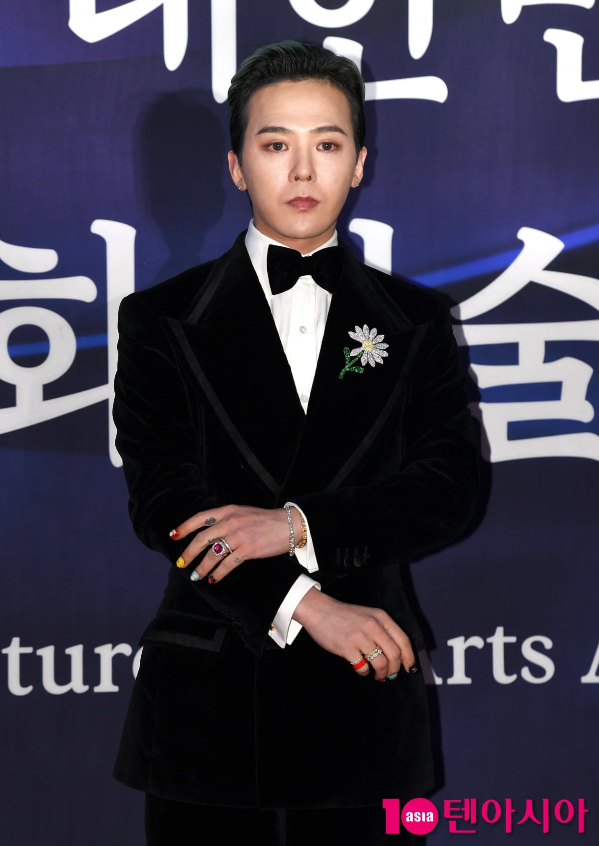 G-DRAGON Becomes Youngest Recipient of Cultural Merit Medal at 2025 Korean Popular Culture and Arts Awards