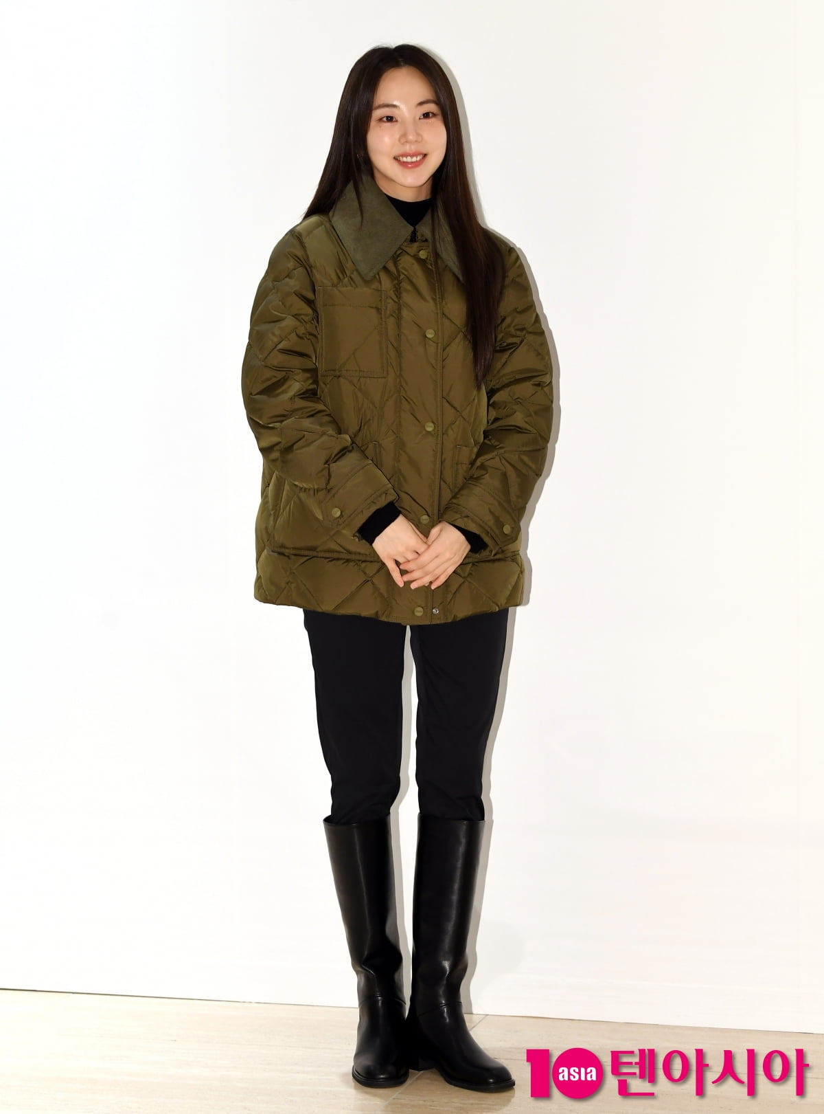 Actress Ahn So-hee Shines at Erno 25FW Collection Event in Seoul