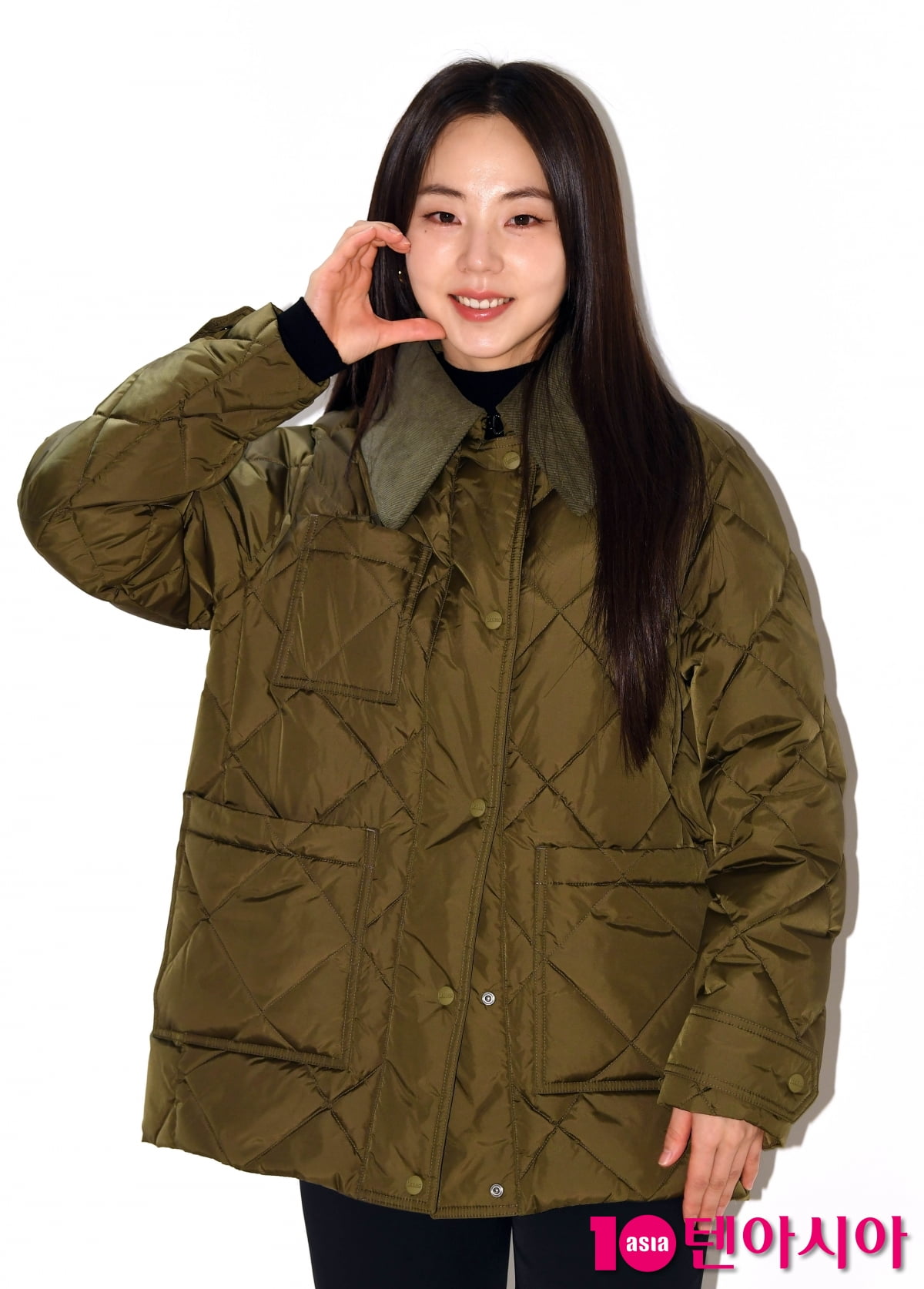 Actress Ahn So-hee Shines at Erno 25FW Collection Event in Seoul