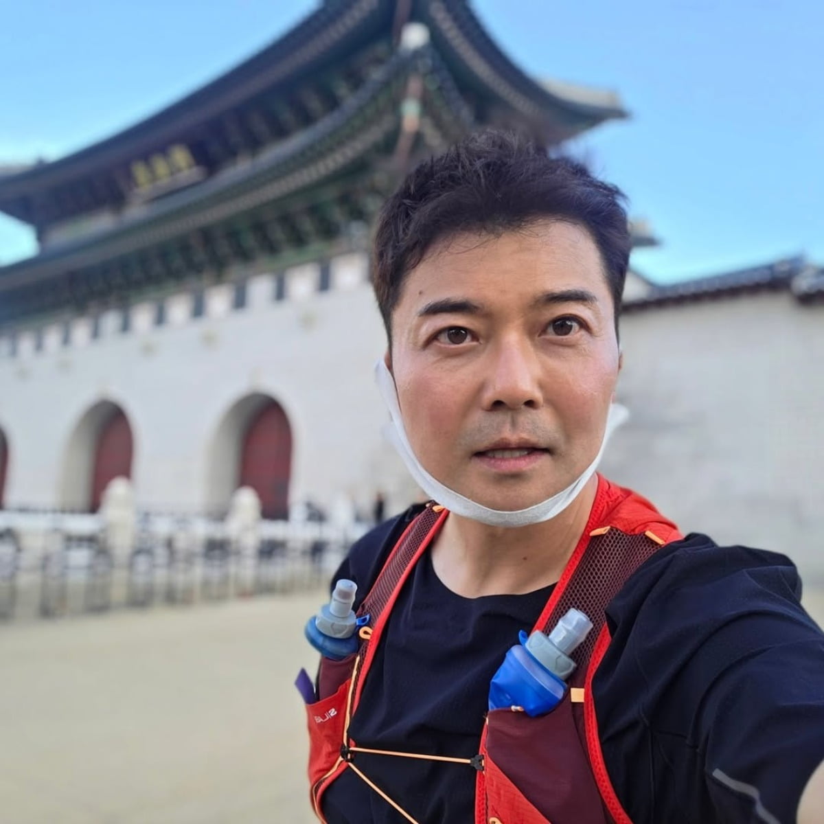 Korean TV Personality Jun Hyun-moo Embraces Running in Style