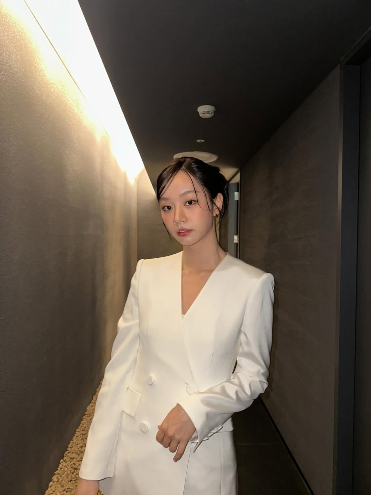 Hyeri Shines at Hourglass Pop-Up Store Amid W Korea Controversy