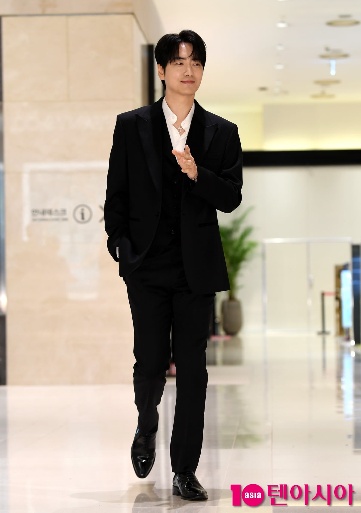 俳優イ・ジュンヒョク、ジュエリーグラフブティックオープンイベントに参加
