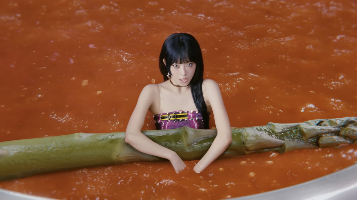 ルセラフィムの新曲『SPAGHETTI』、BTSのジェイホープ参加も国内での反応は賛否両論