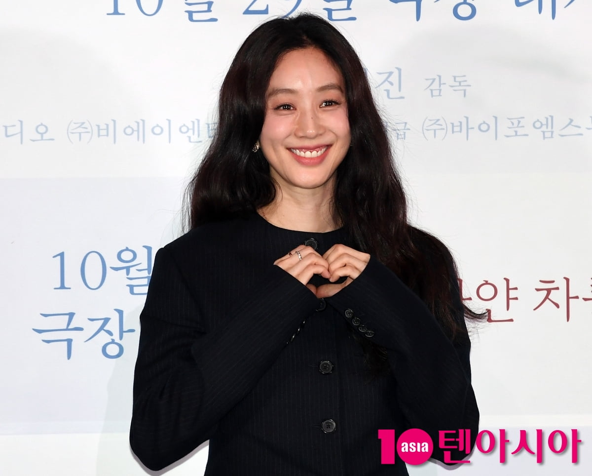 Jung Ryeo-won Attends Press Screening of 'The Woman in the White Car' in Seoul