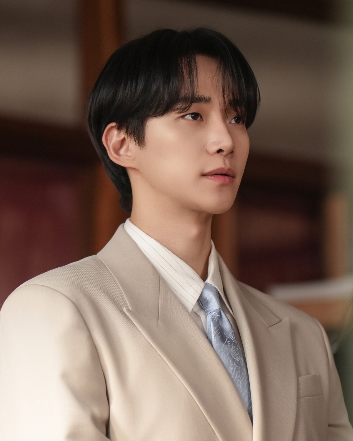 Lee Junho Shines in 'Typhoon Family' with Captivating Character Transformation