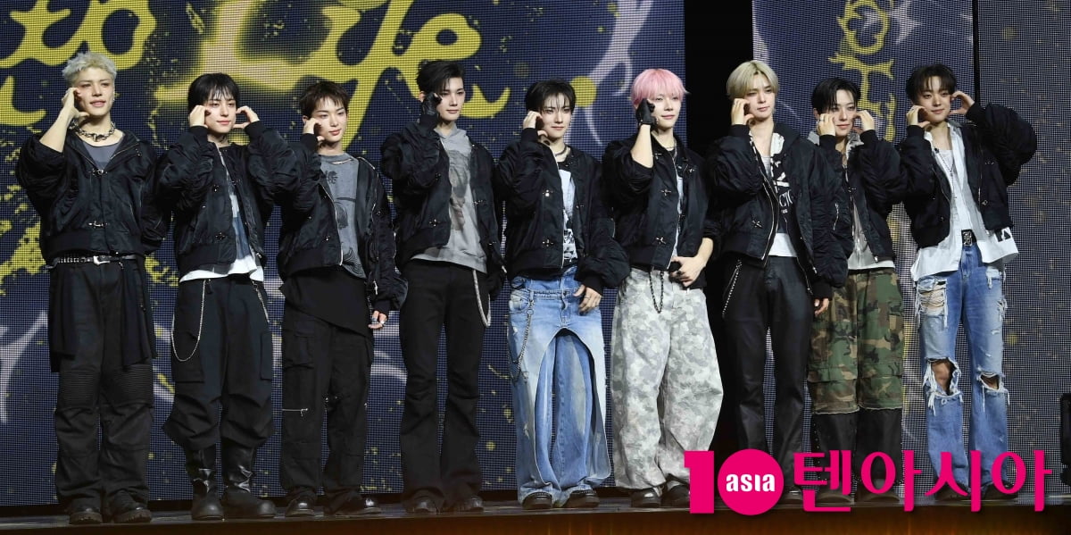 &TEAM、韓国デビューショーケースで新曲『Back to Life』を披露