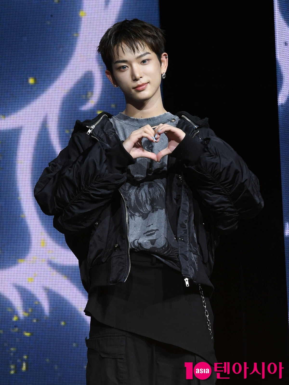 ハイブグローバルグループ&TEAM、ミニ1集『Back to Life』韓国デビューショーケース開催