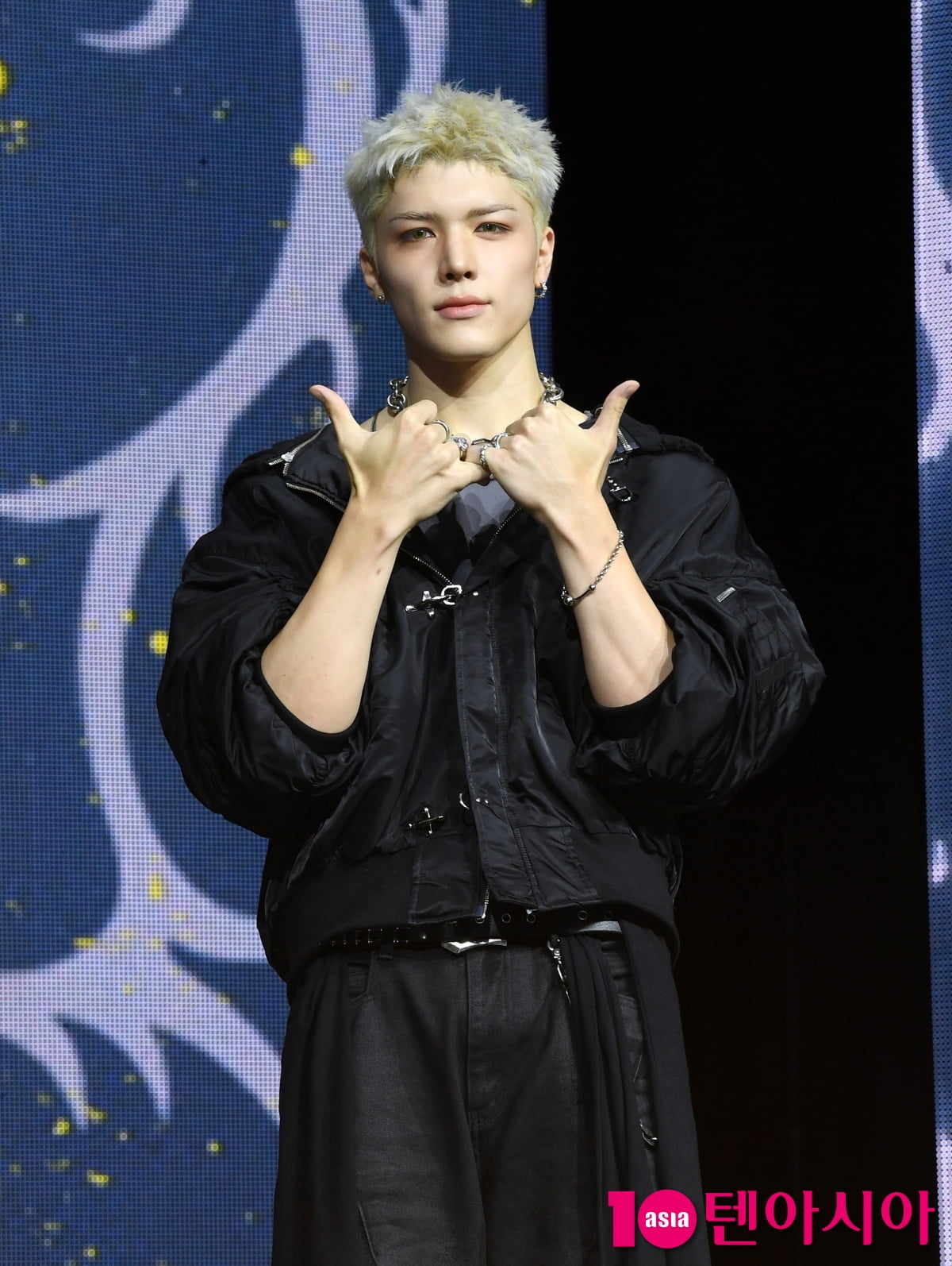 ハイブグローバルグループ &TEAM、ミニ1集『Back to Life』韓国デビューショーケース開催