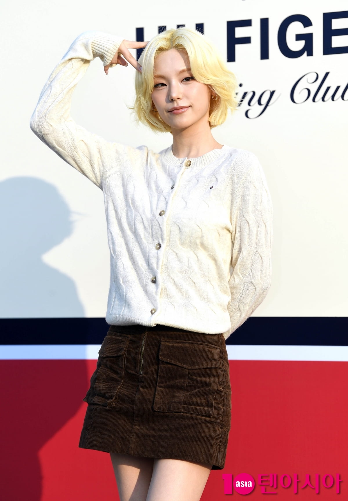 ITZYのイェジ、ザ・ヒルフィガー・レーシング・クラブイベントに登場