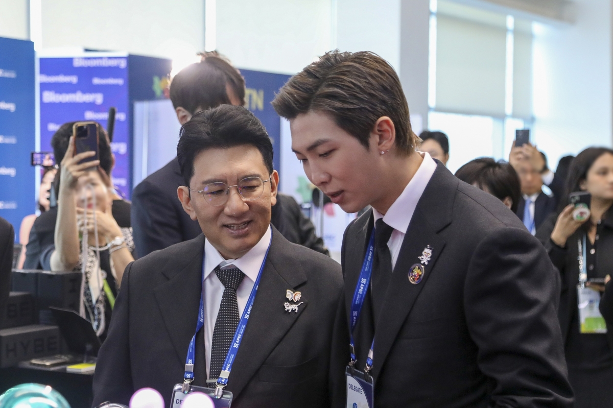 HYBE Chairman Bang Si-hyuk and BTS's RM Attend APEC CEO Summit, Showcasing Global Vision