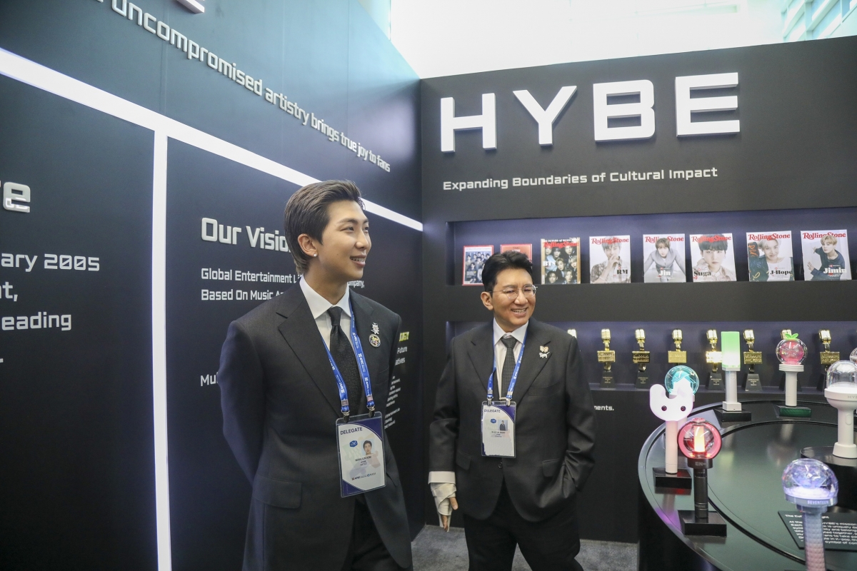 HYBE Chairman Bang Si-hyuk and BTS's RM Attend APEC CEO Summit, Showcasing Global Vision